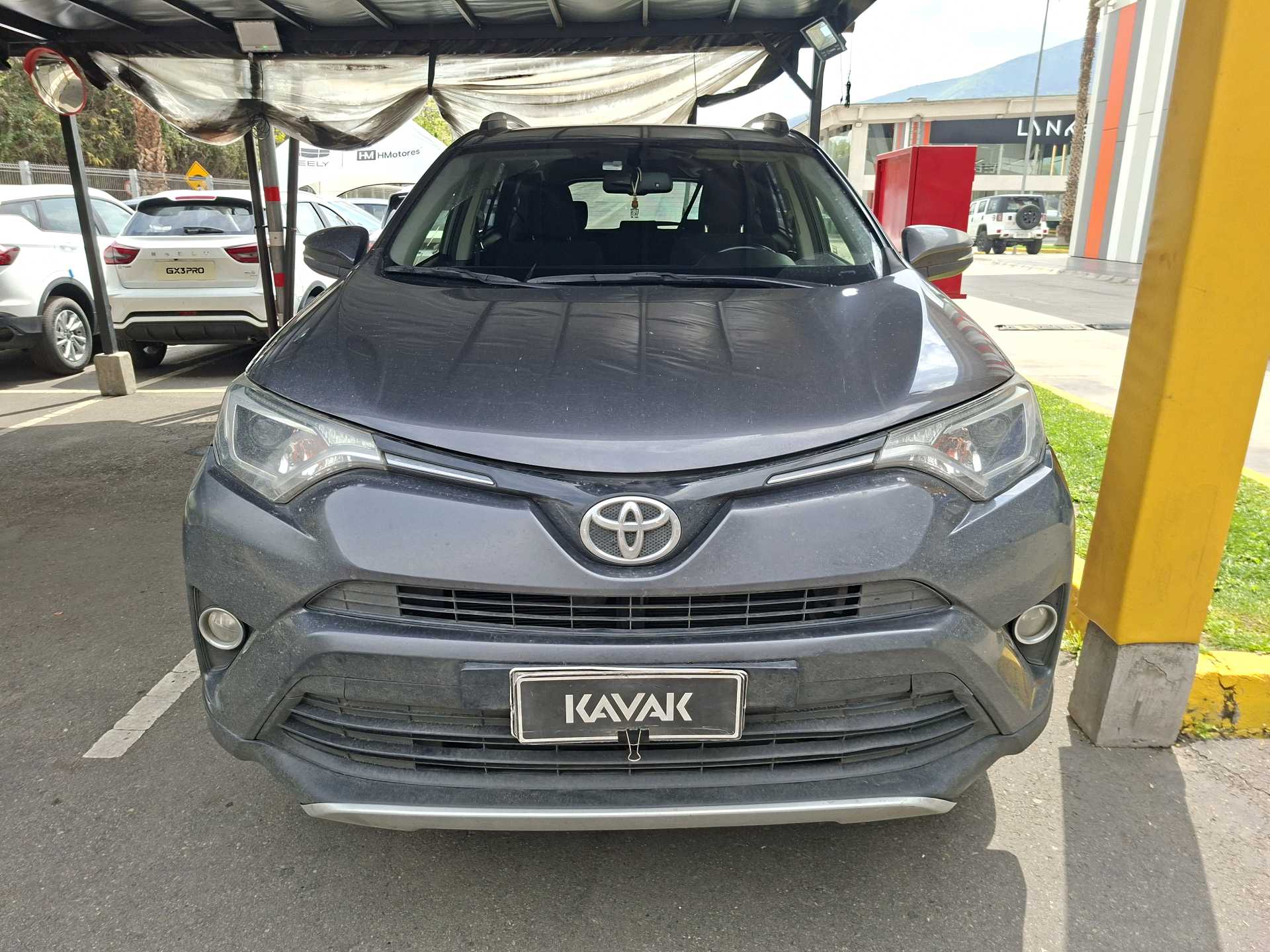 Toyota RAV4 — foto 2 de 5