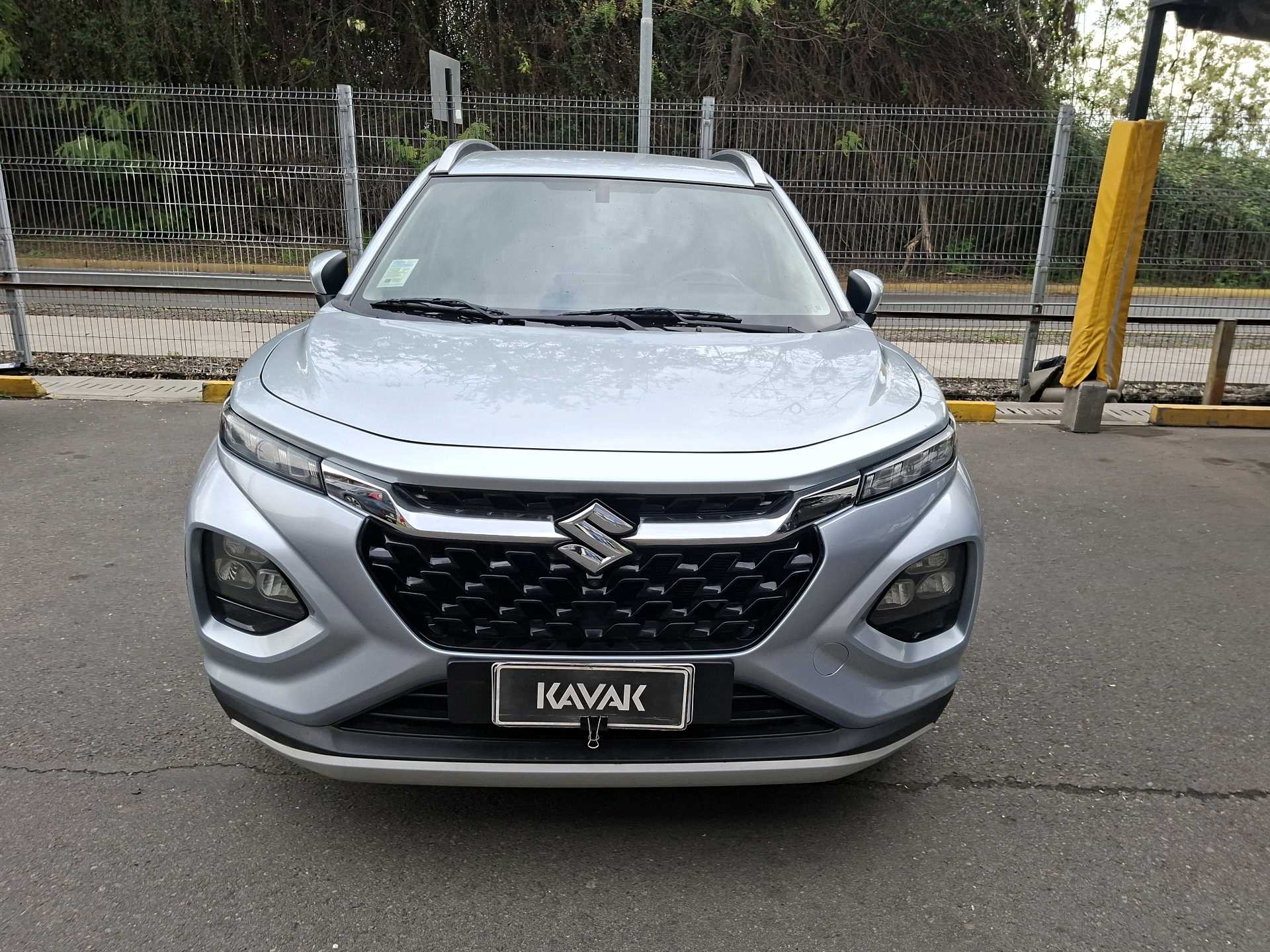 Suzuki Fronx — foto 2 de 5