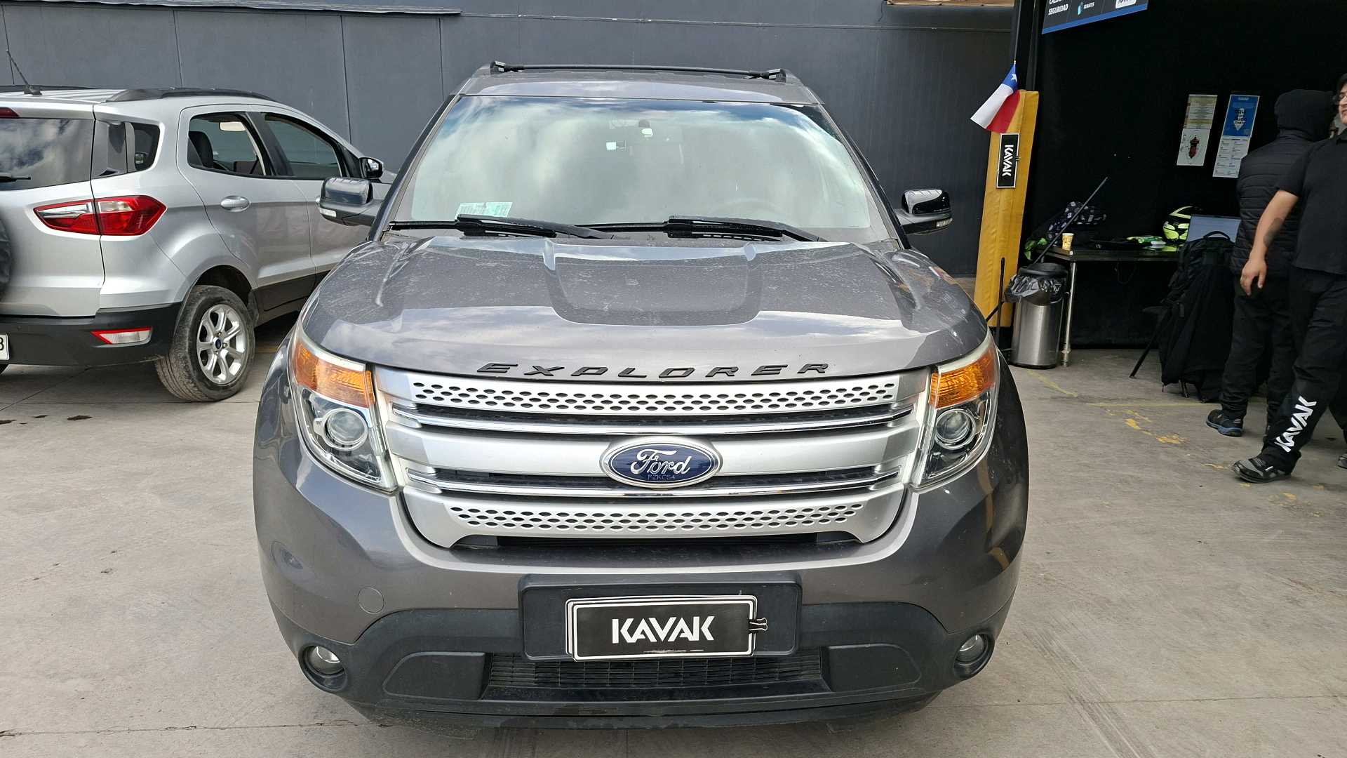 Ford Explorer — foto 2 de 5