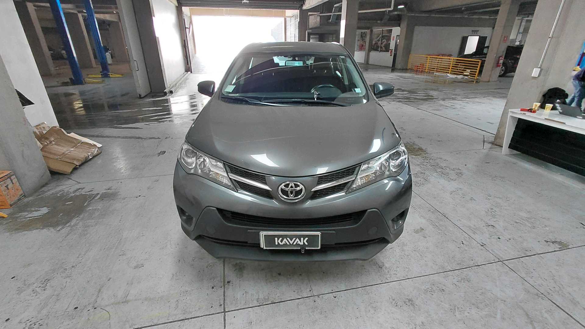 Toyota RAV4 — foto 2 de 5