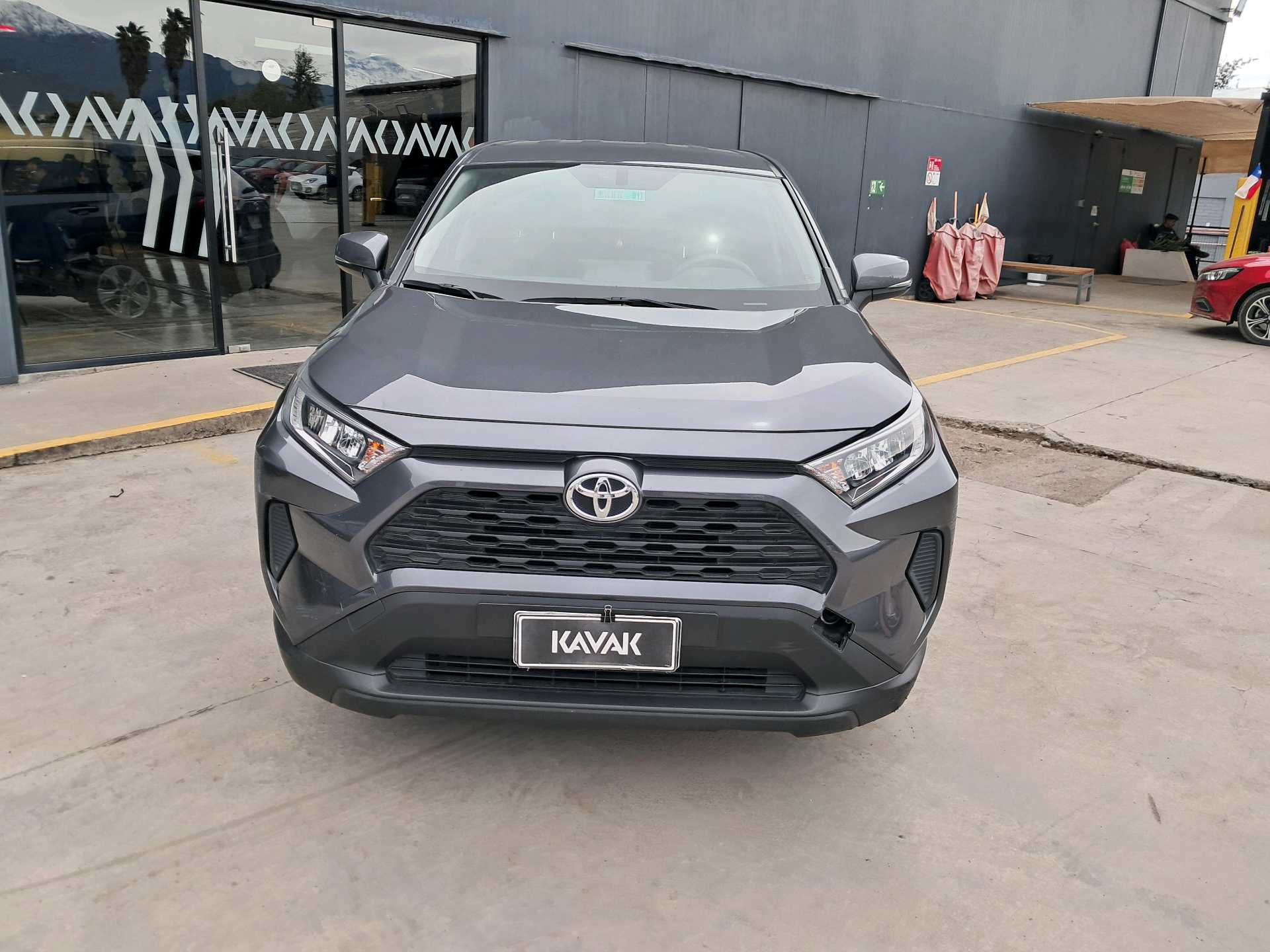 Toyota RAV4 — foto 2 de 5