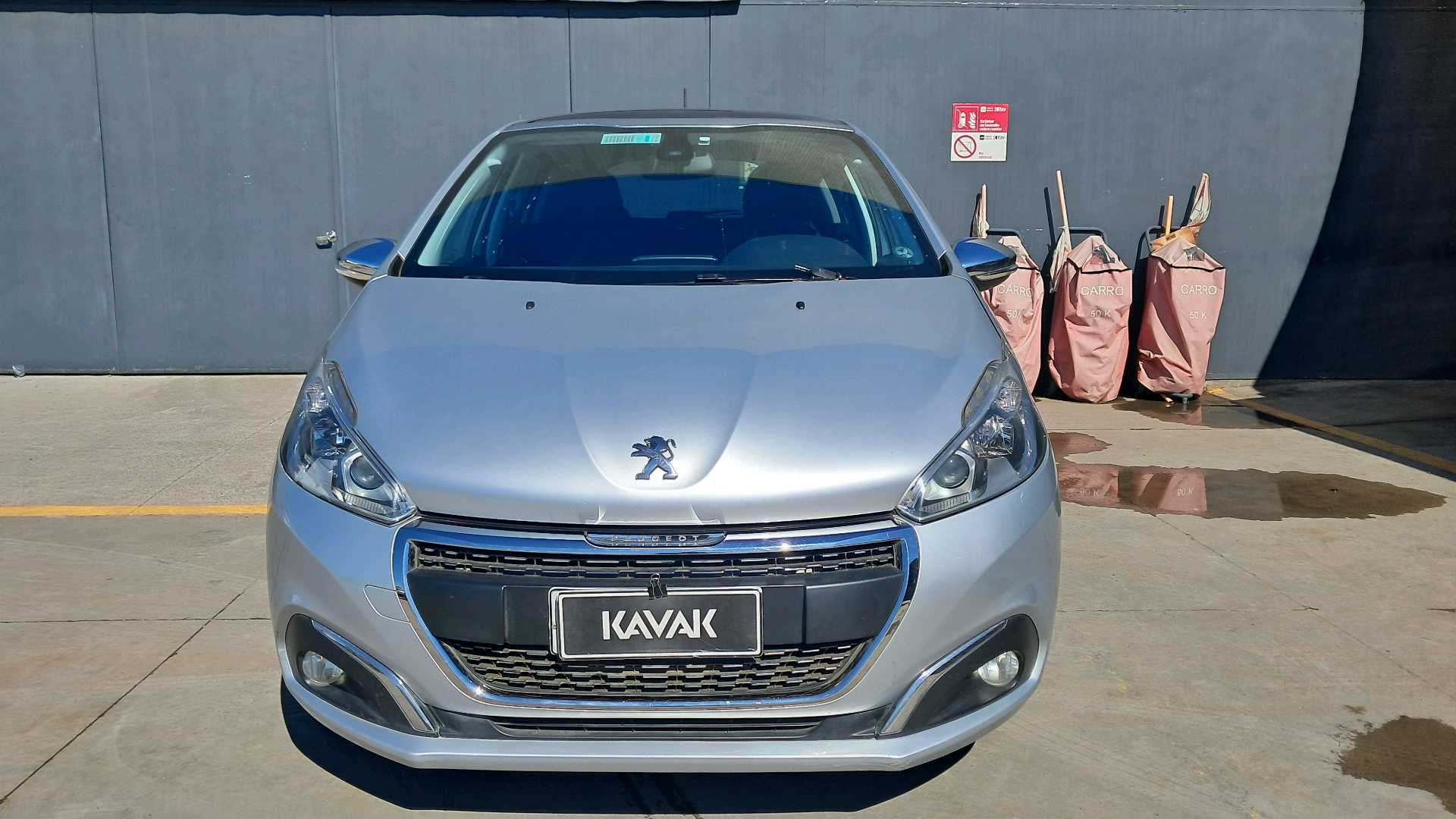 Peugeot 208 — foto 2 de 5