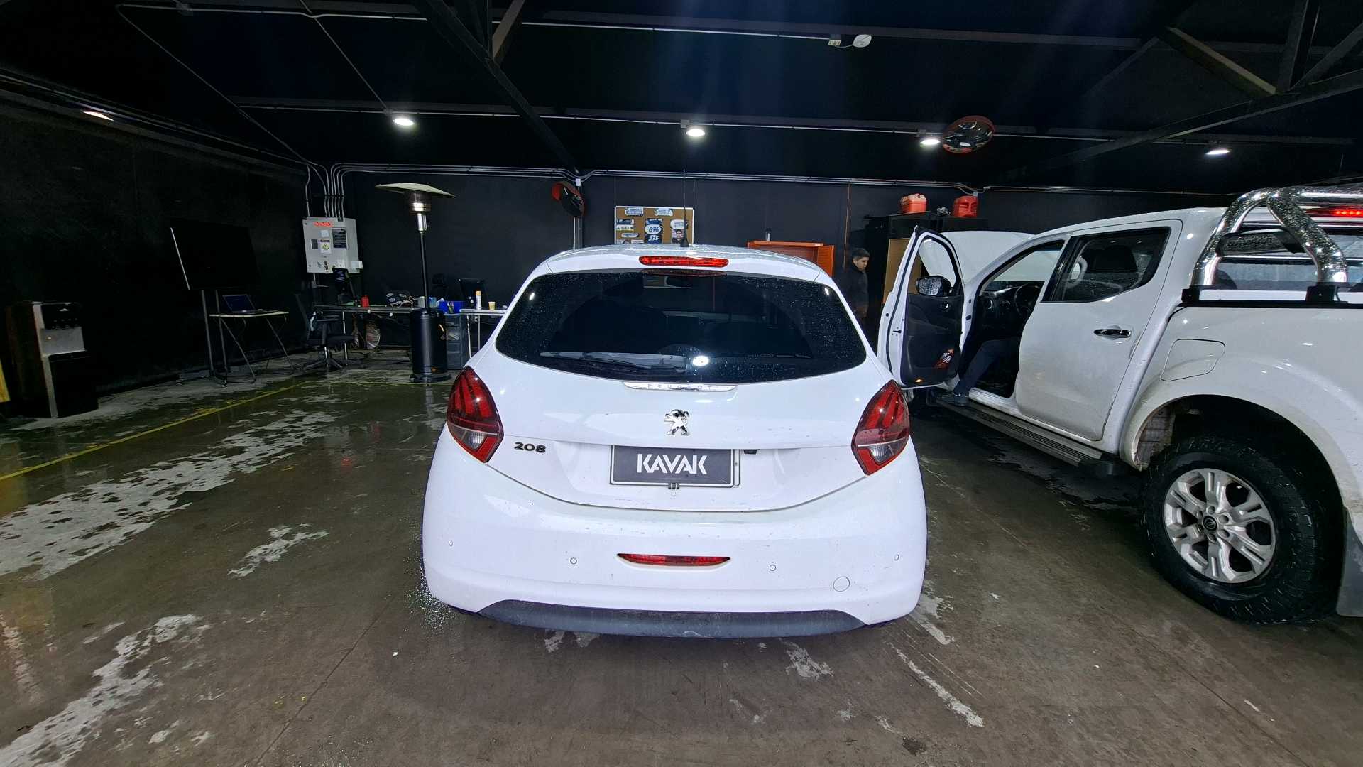Peugeot 208 — foto 4 de 5