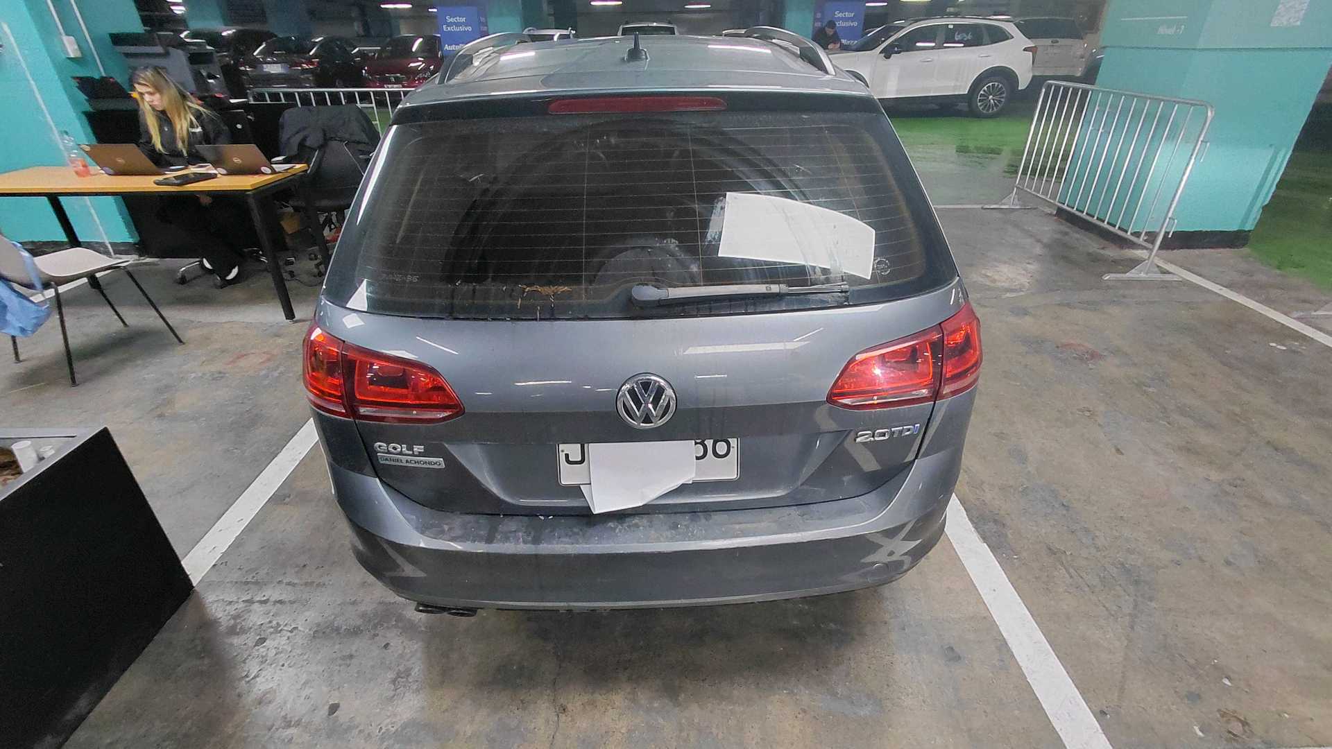 Volkswagen Golf — foto 4 de 5
