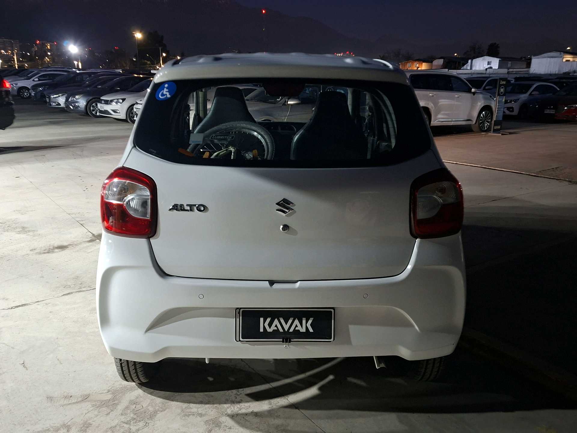 Suzuki Alto — foto 4 de 5