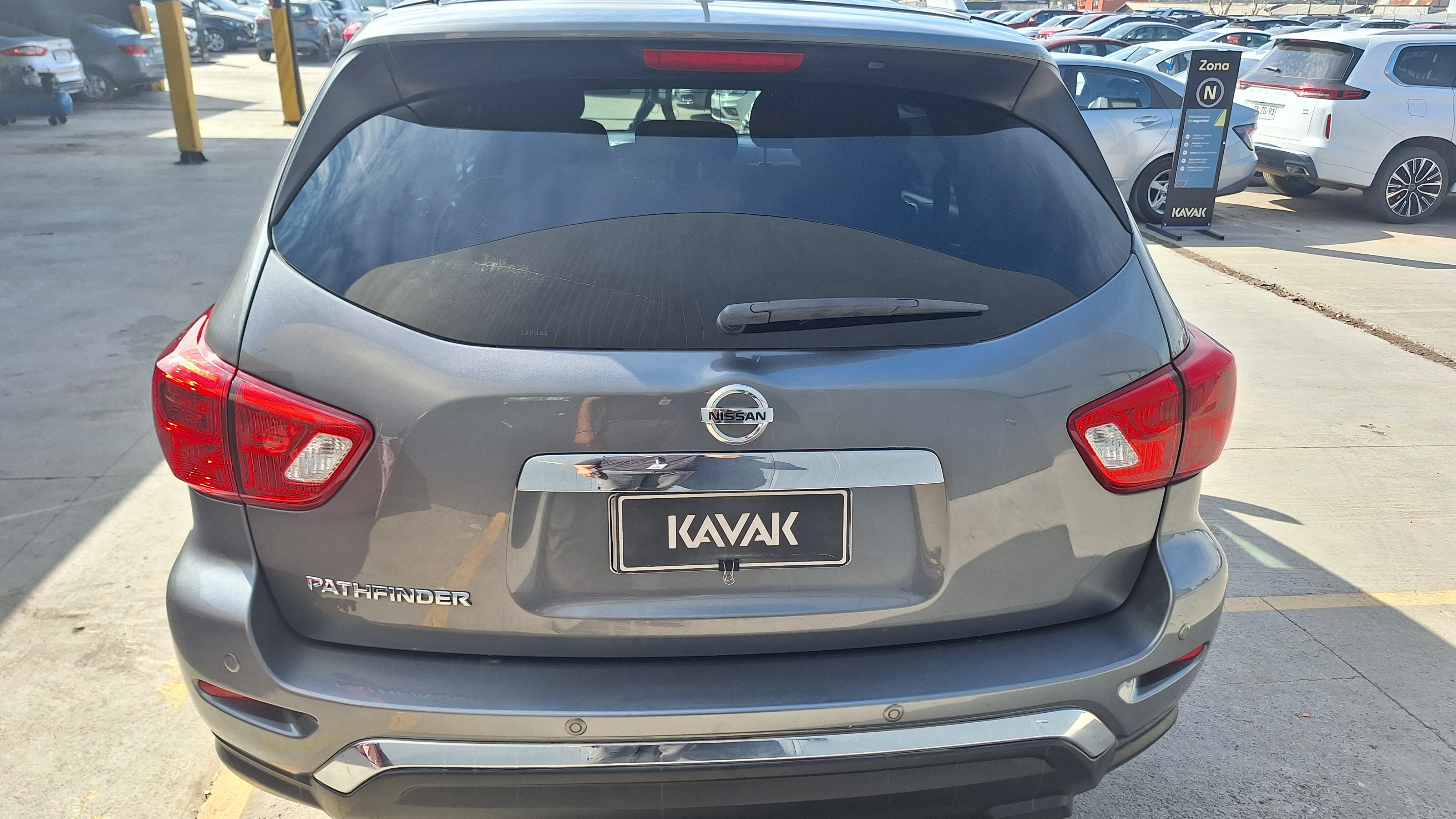 Nissan Pathfinder — foto 4 de 5