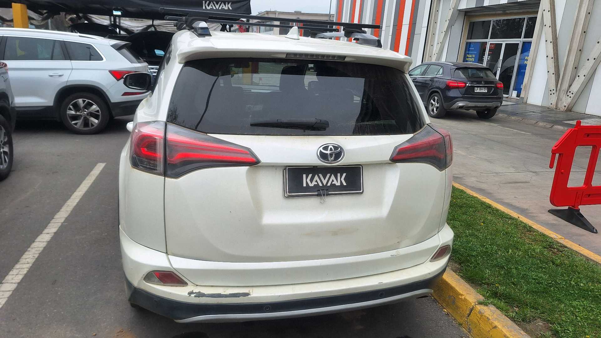 Toyota RAV4 — foto 4 de 5