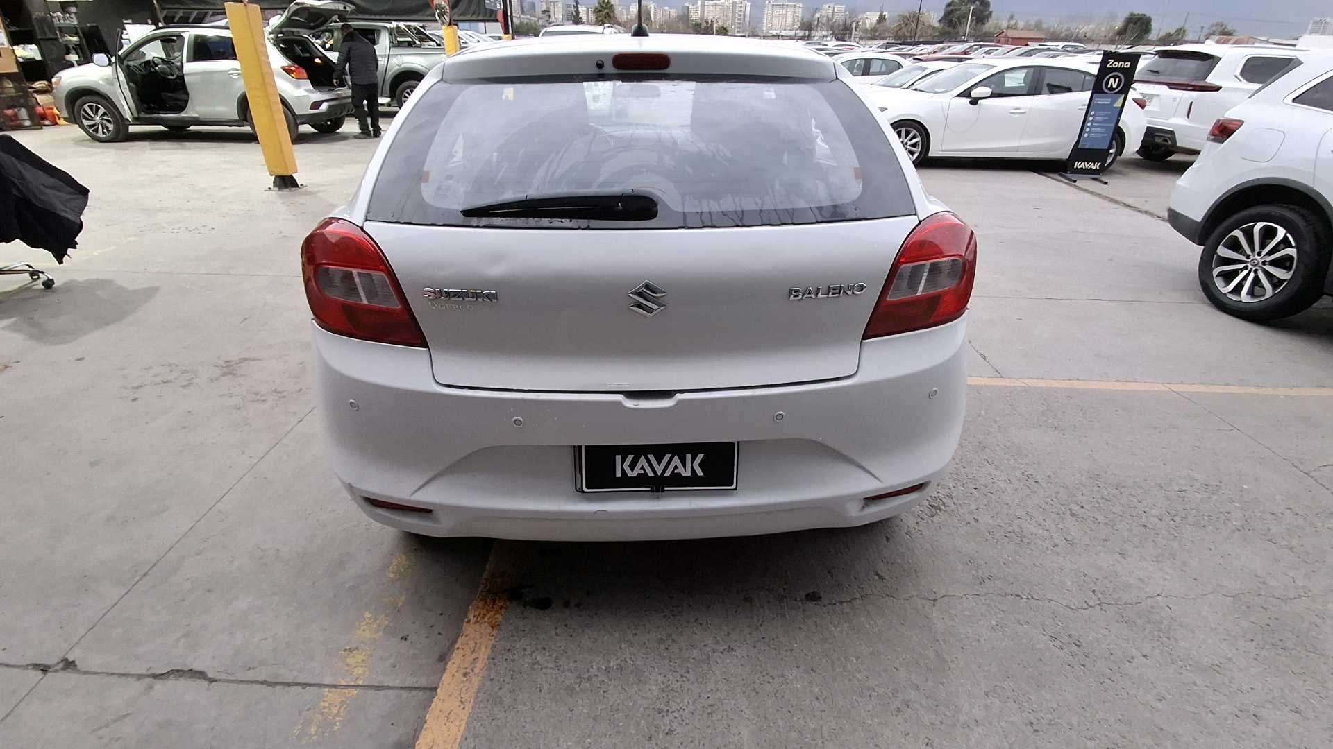 Suzuki Baleno — foto 4 de 5