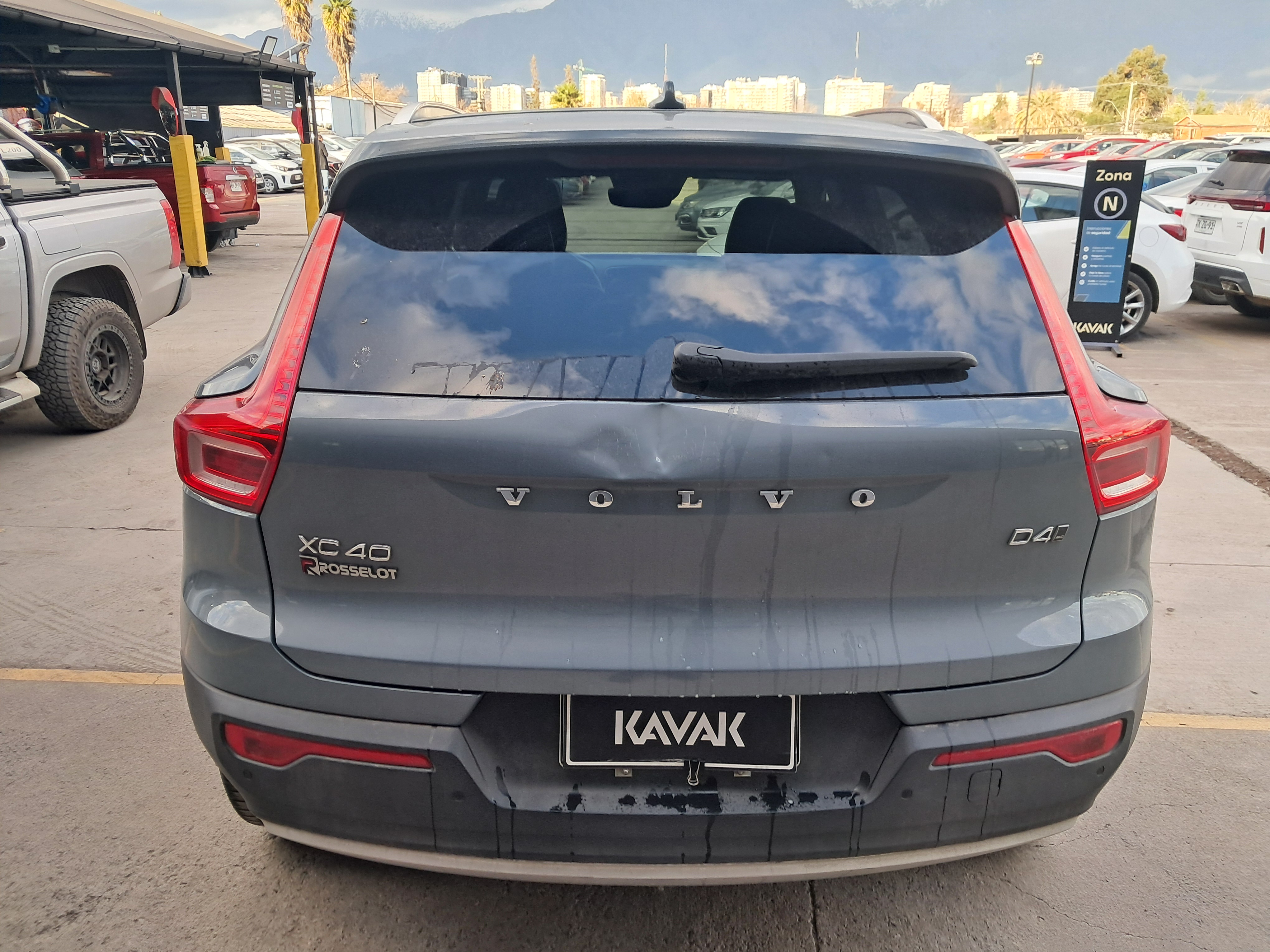 Volvo XC40 — foto 4 de 5