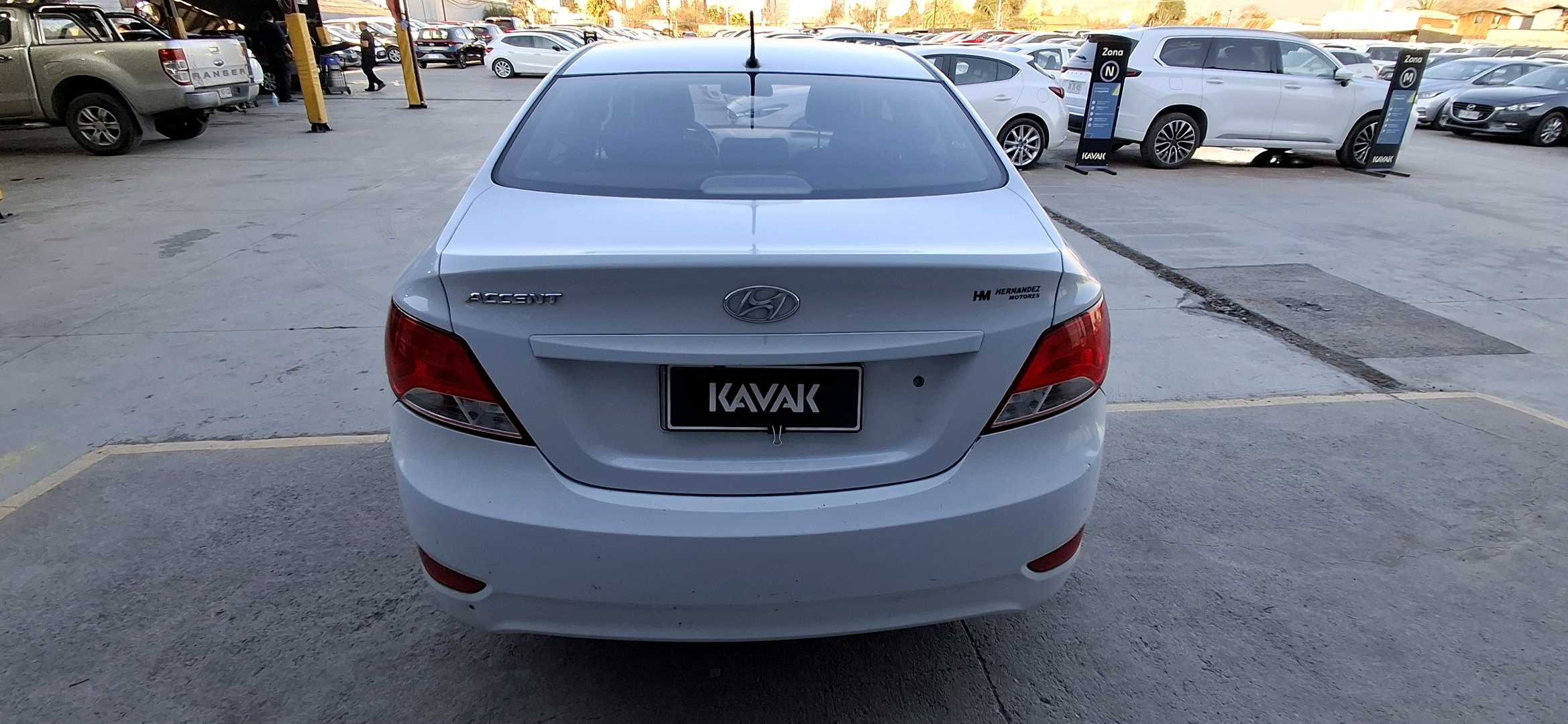 Hyundai Accent — foto 5 de 6