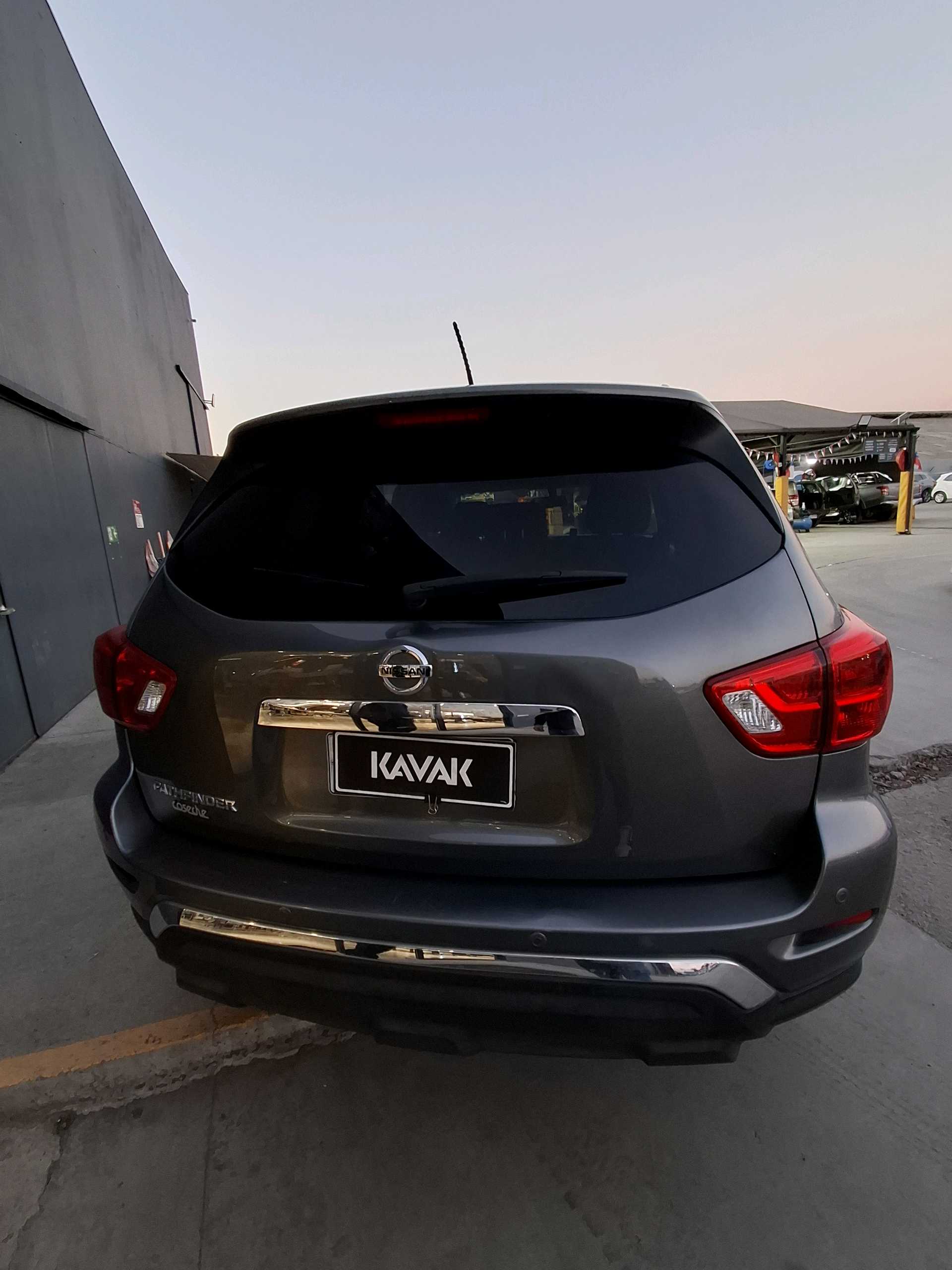 Nissan Pathfinder — foto 4 de 5