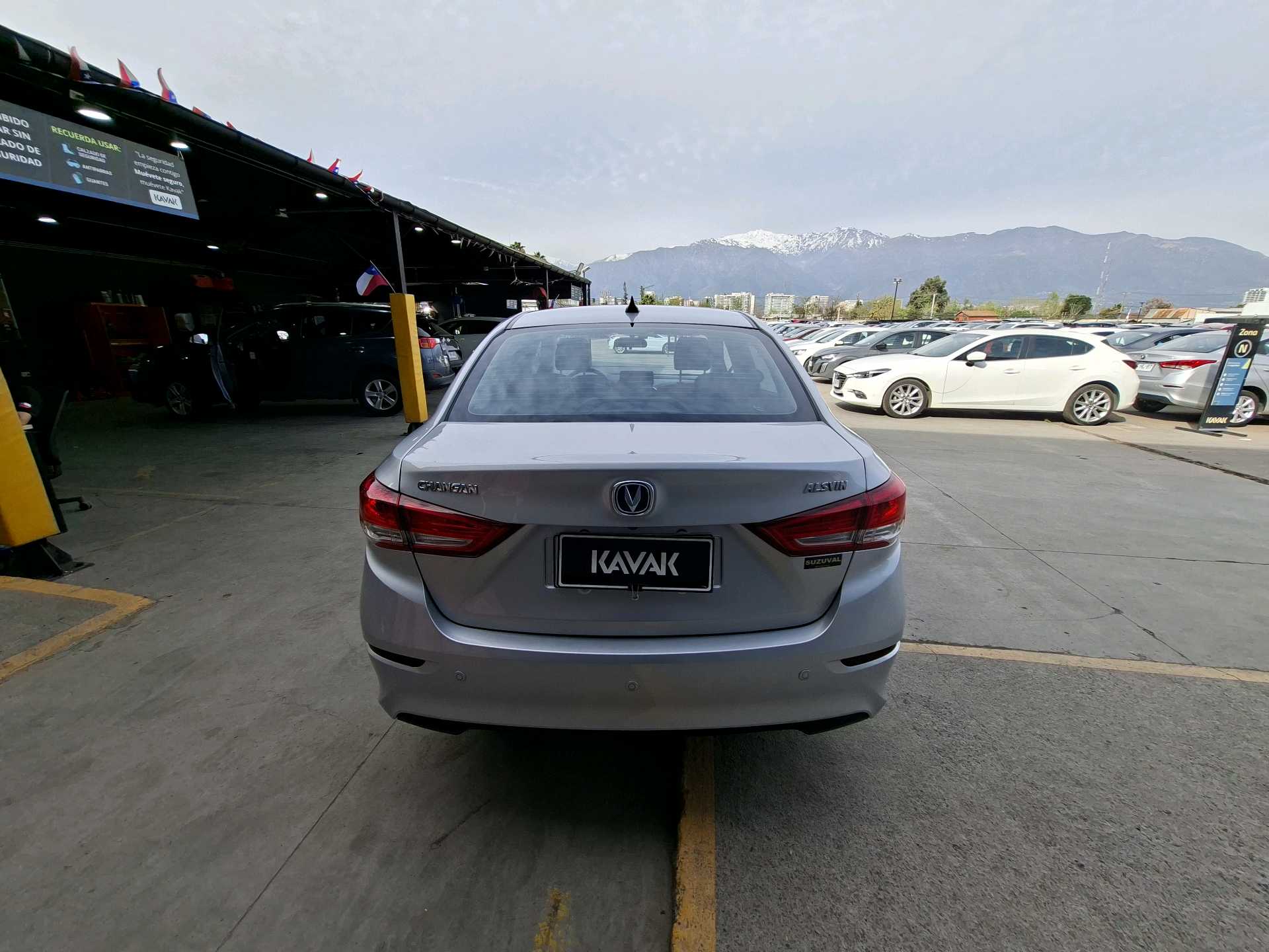 Changan Alsvin — foto 4 de 5