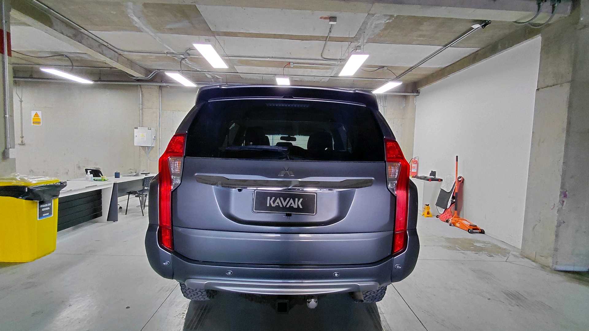 Mitsubishi Montero Sport — foto 4 de 5