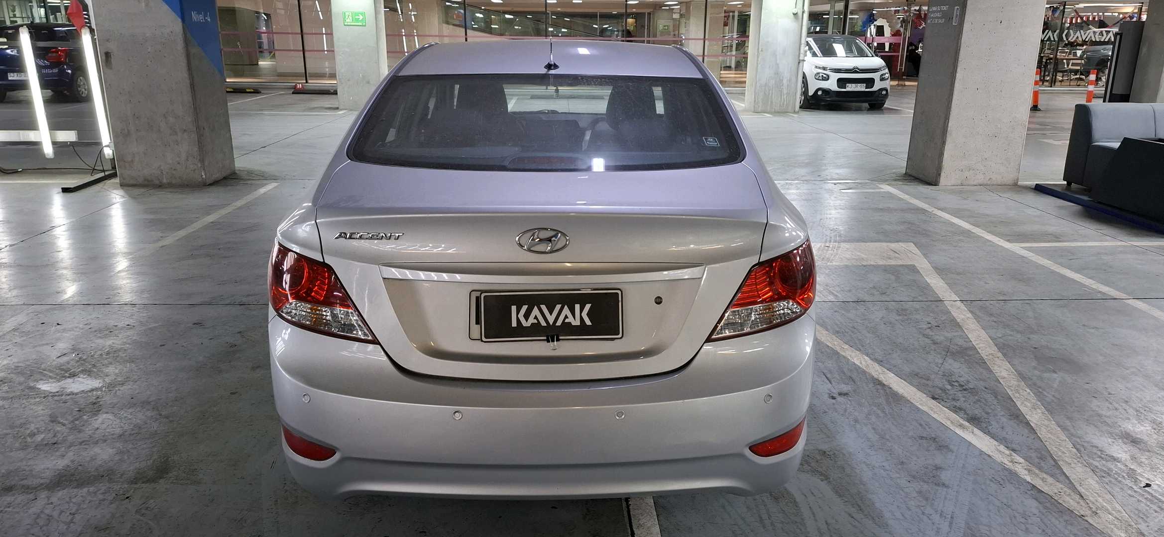 Hyundai Accent — foto 4 de 5