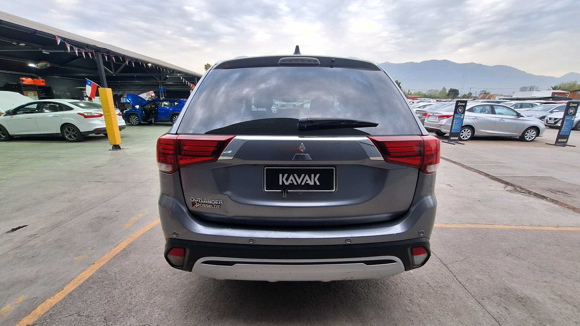 Mitsubishi Outlander — foto 4 de 5