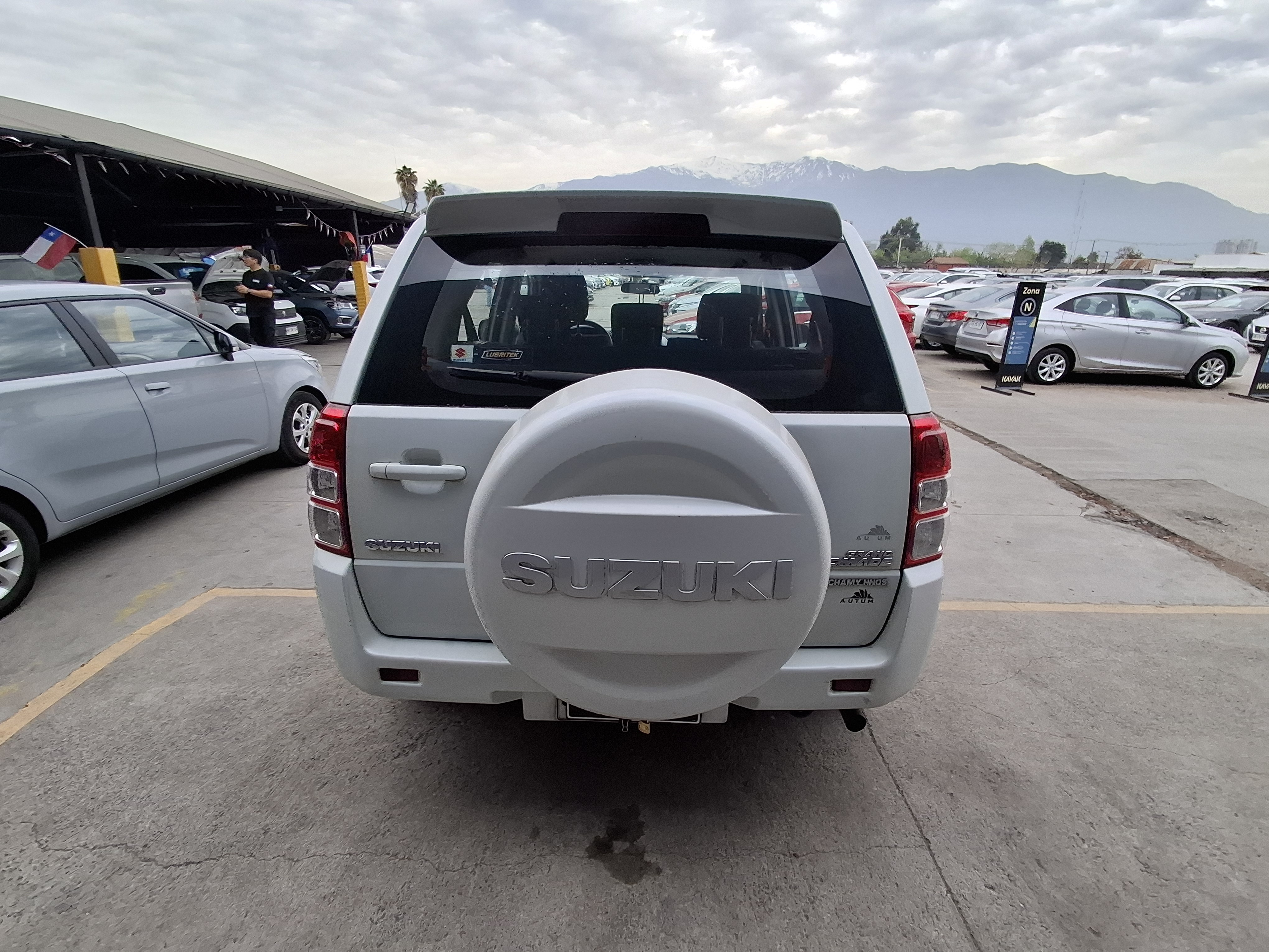 Suzuki Grandnomade — foto 4 de 5