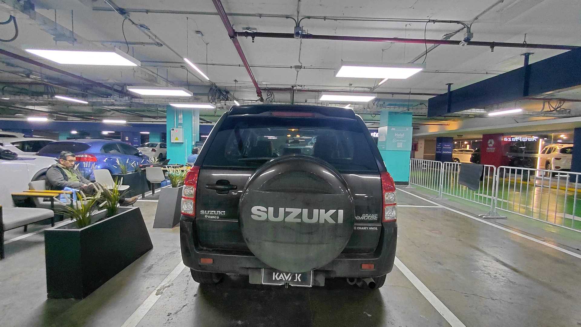 Suzuki Grandnomade — foto 4 de 5