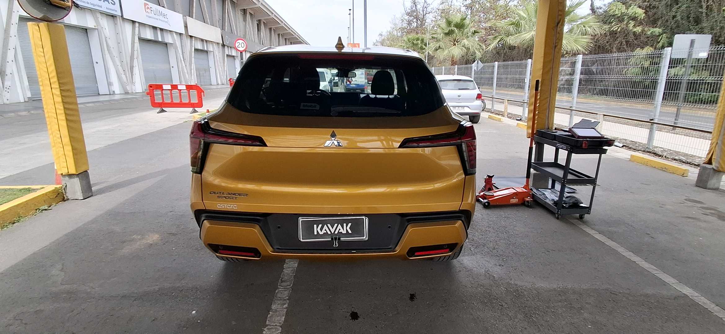 Mitsubishi Outlander — foto 4 de 5