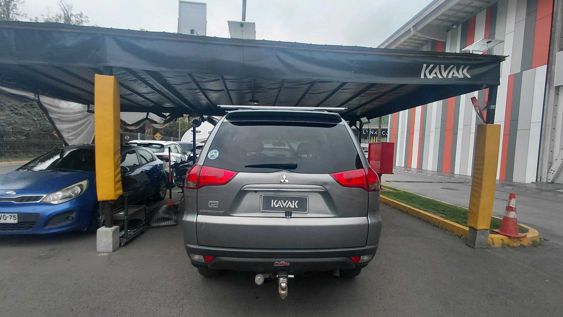 Mitsubishi Montero Sport — foto 4 de 5