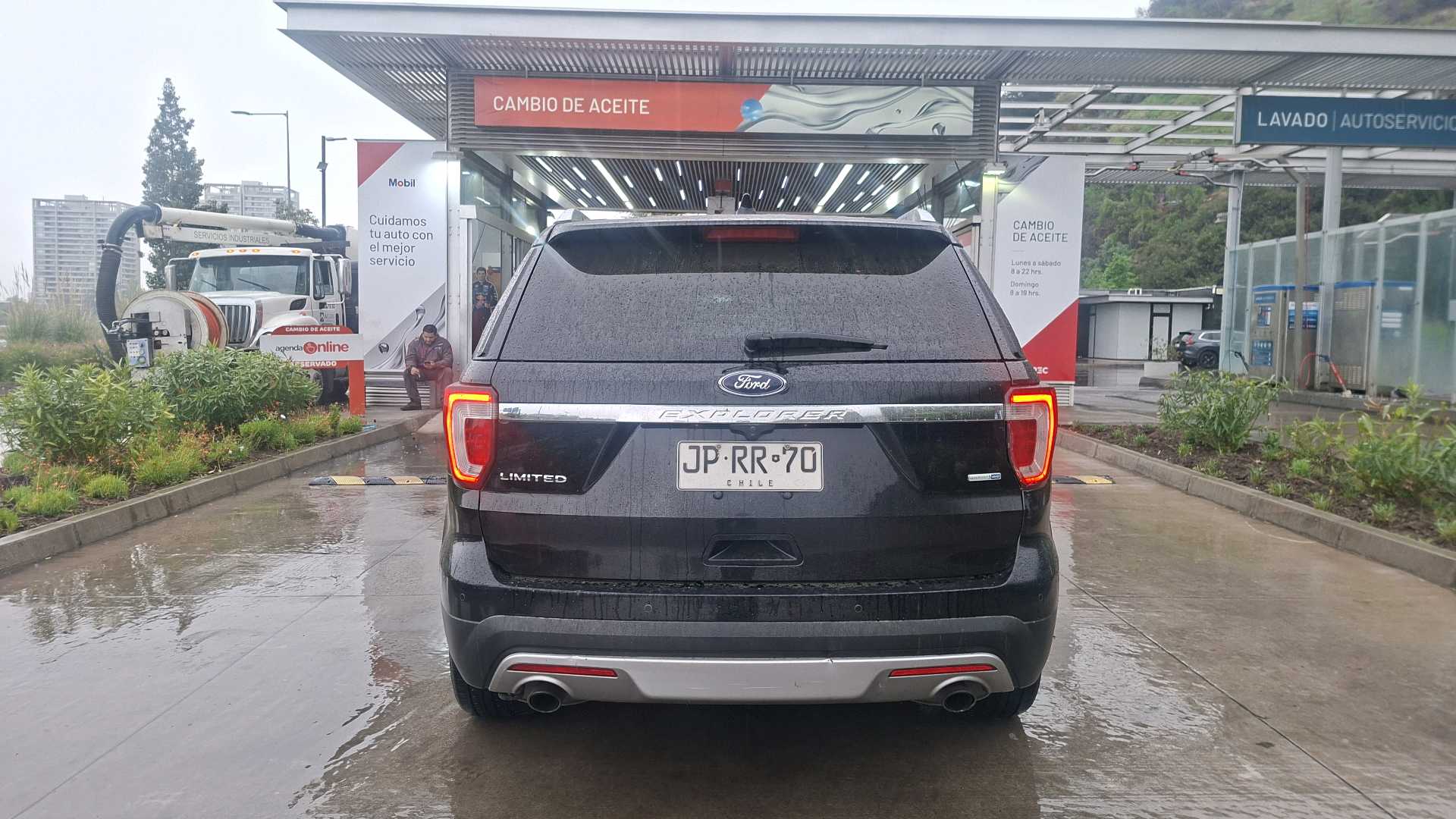 Ford Explorer — foto 4 de 5