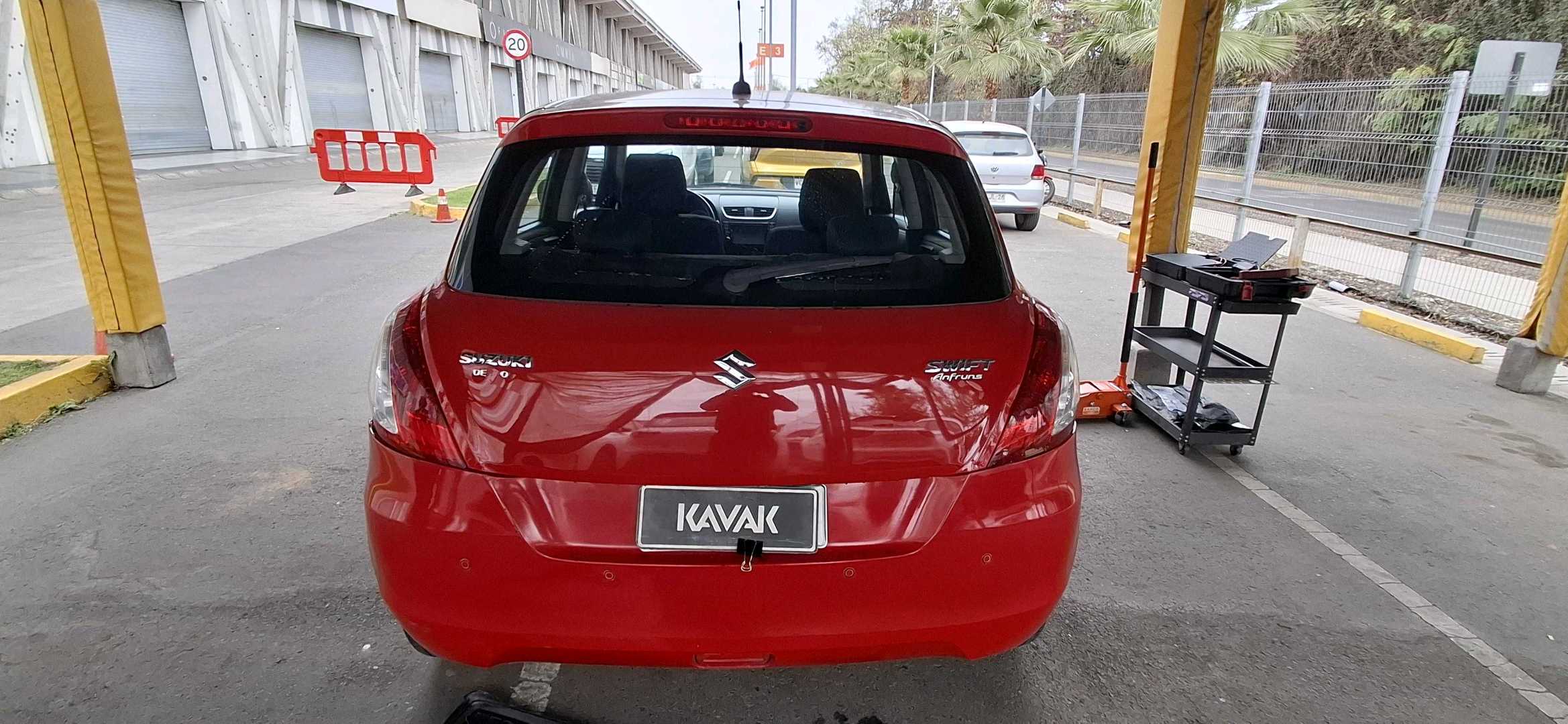 Suzuki Swift — foto 4 de 5