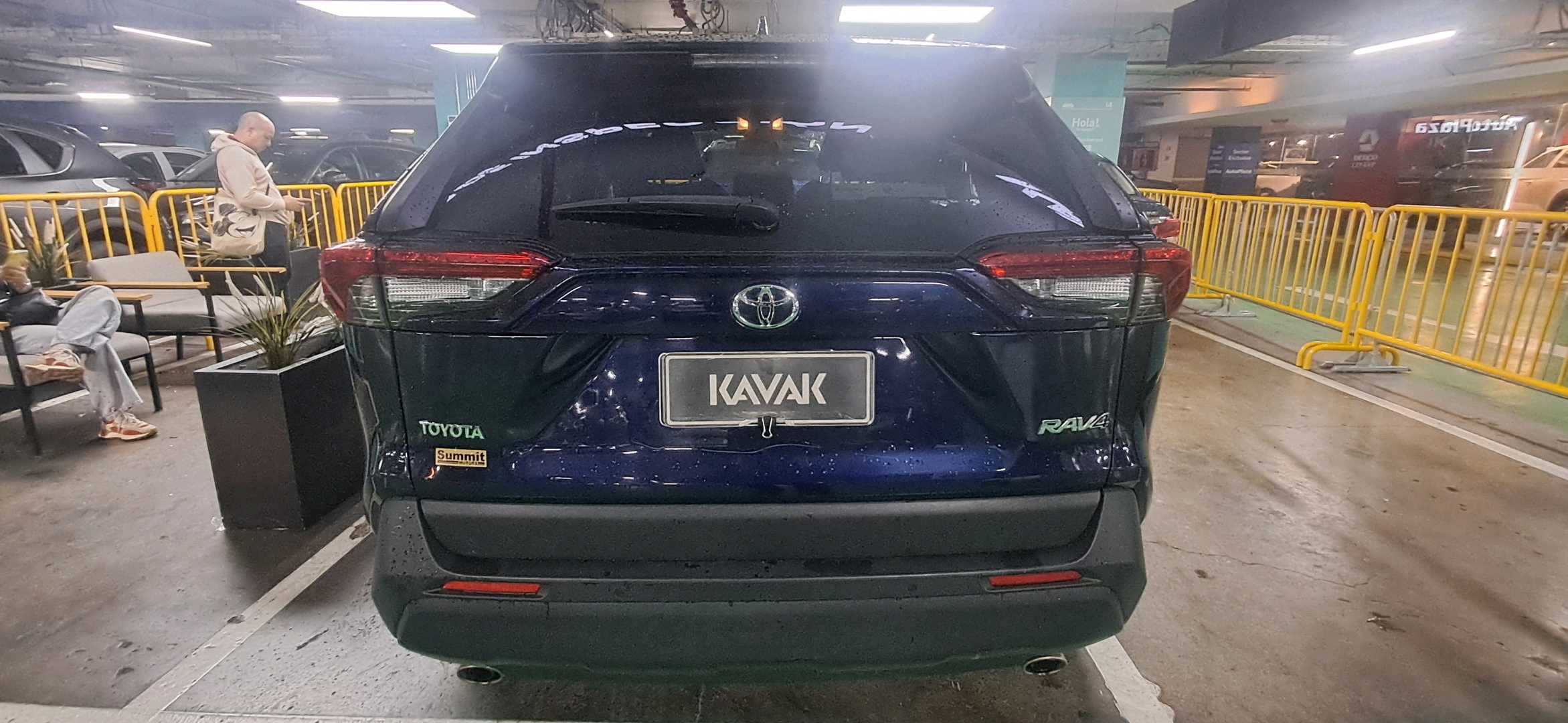 Toyota RAV4 — foto 4 de 5