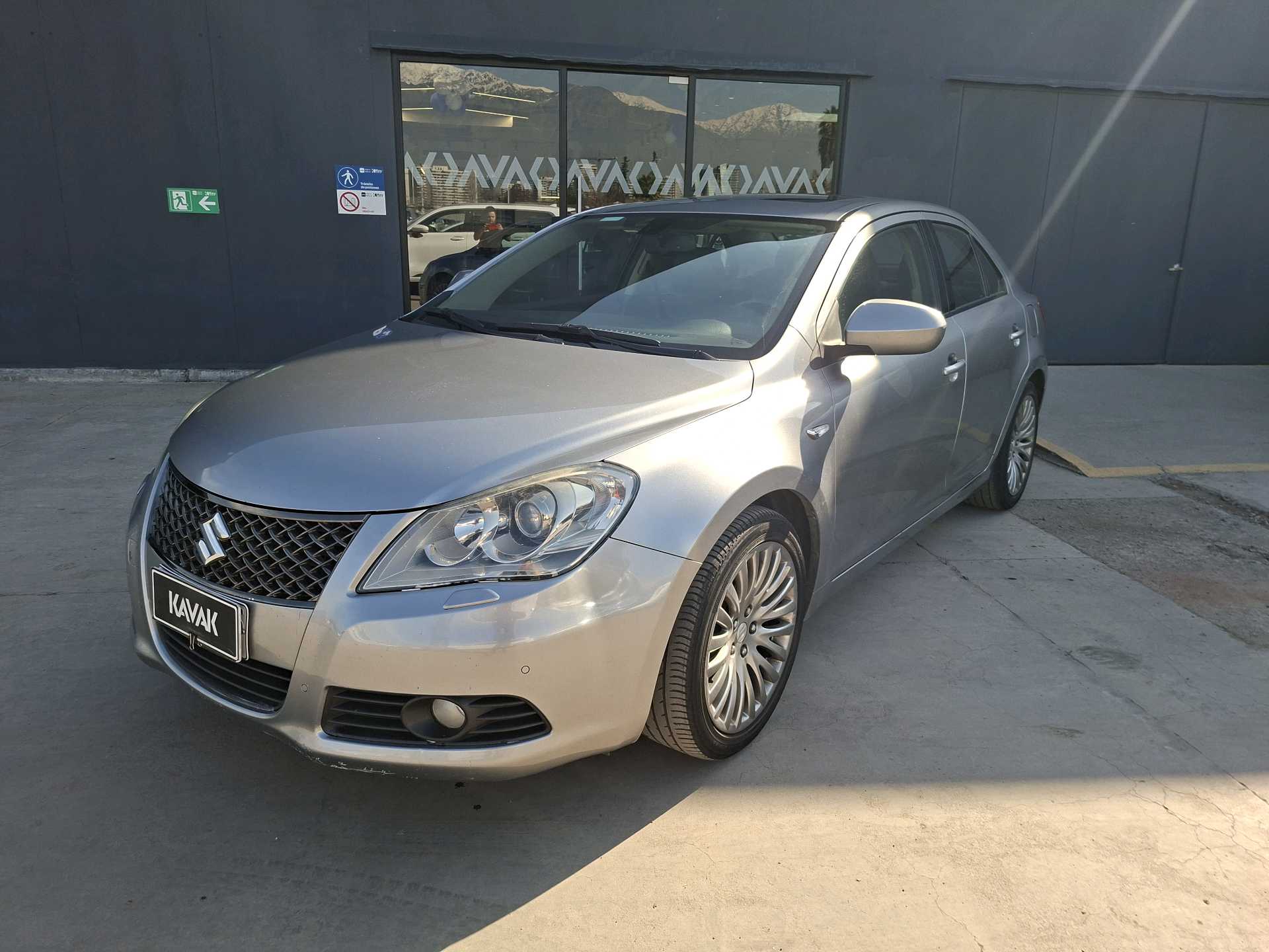 Suzuki Kizashi