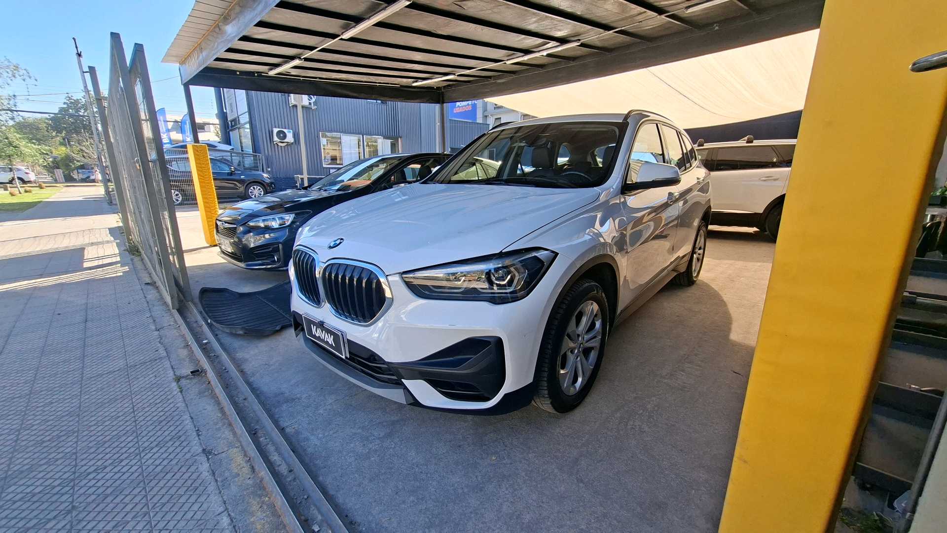 BMW X1 — foto 1 de 12