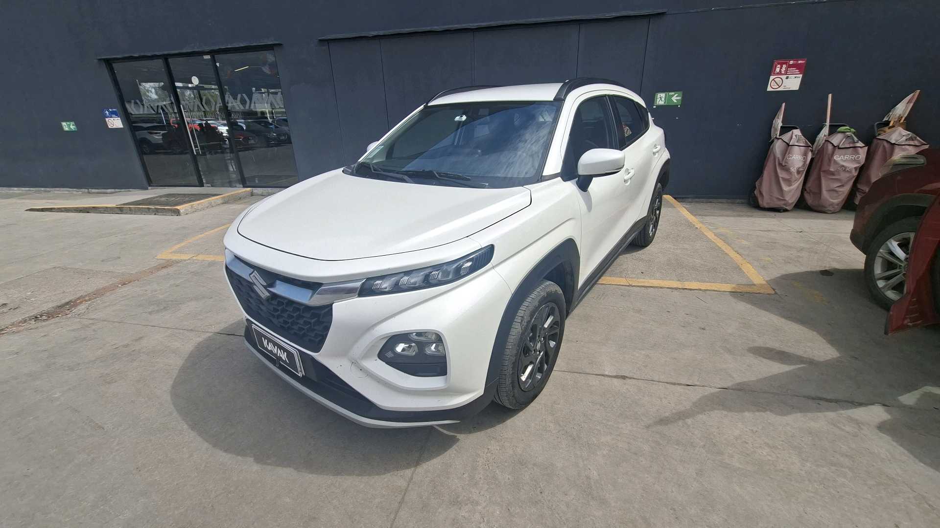 Suzuki Fronx — foto 1 de 5