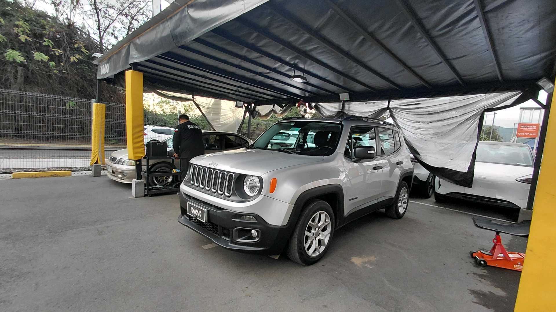 Jeep Renegade — foto 1 de 5