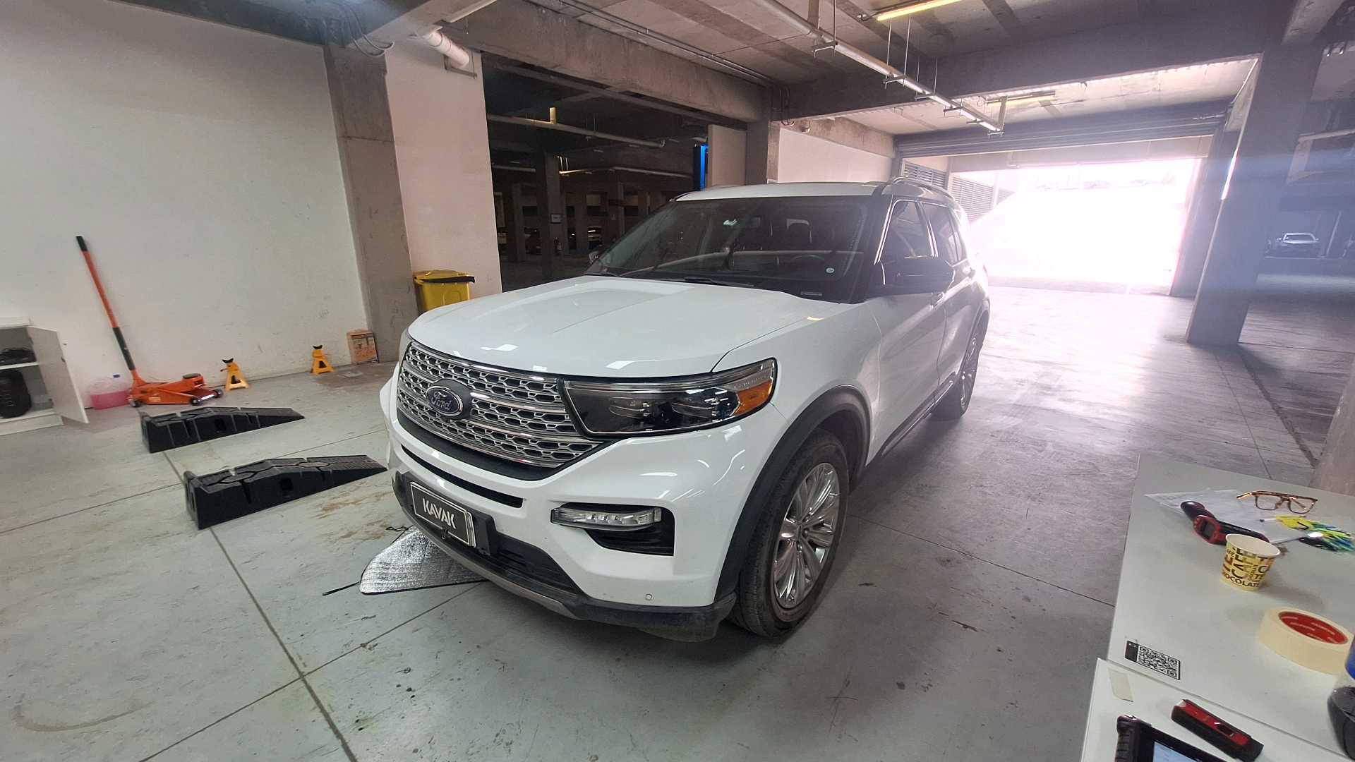 Ford Explorer — foto 1 de 5