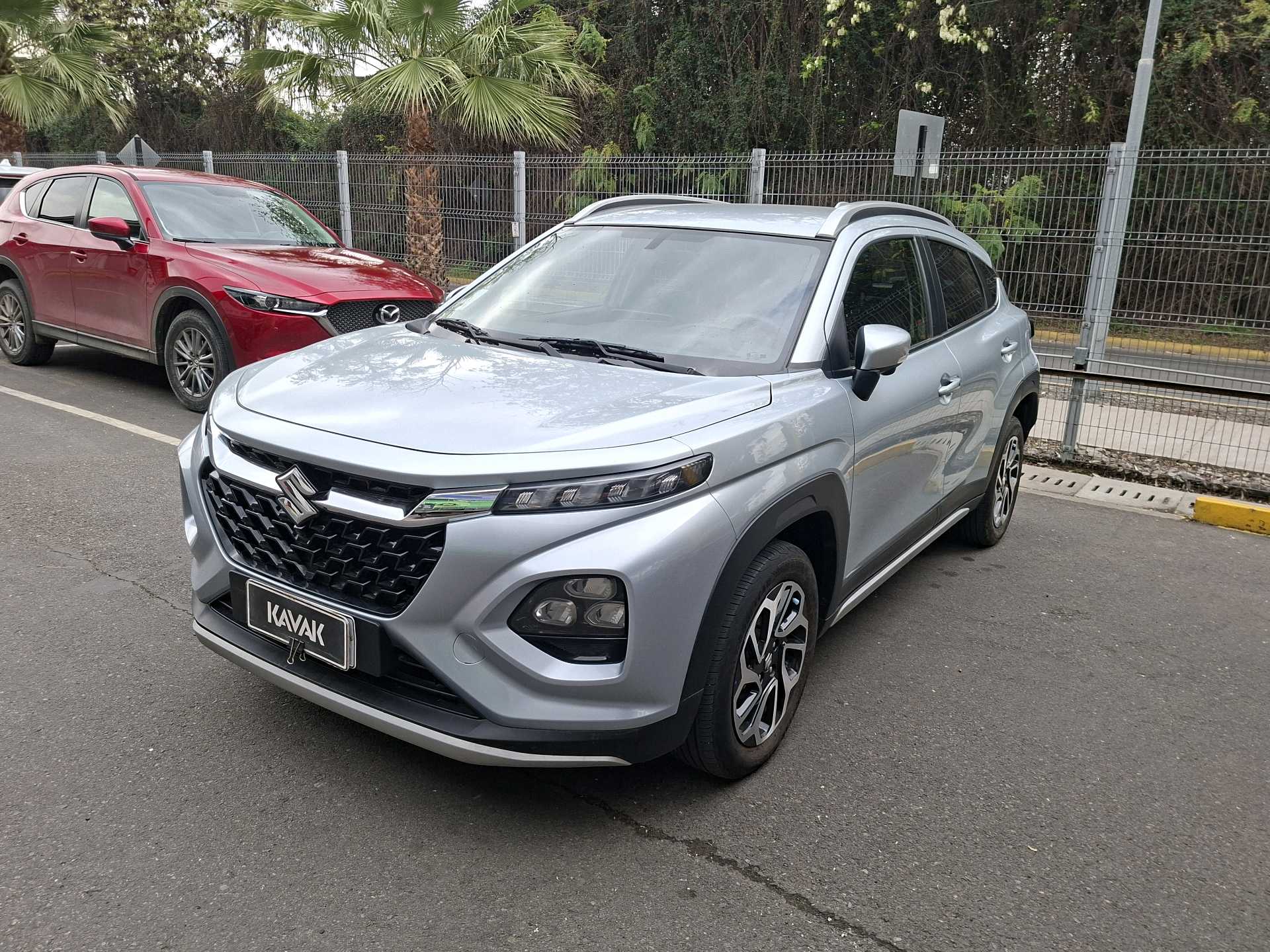 Suzuki Fronx — foto 1 de 5