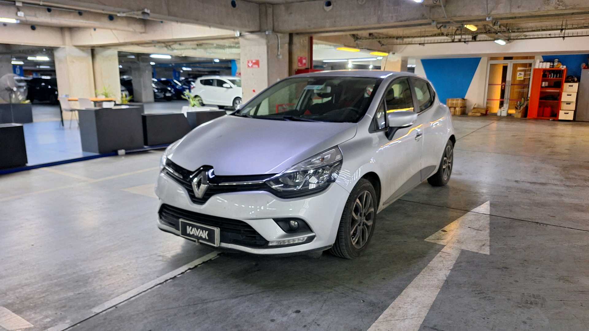 Renault Clio — foto 1 de 5