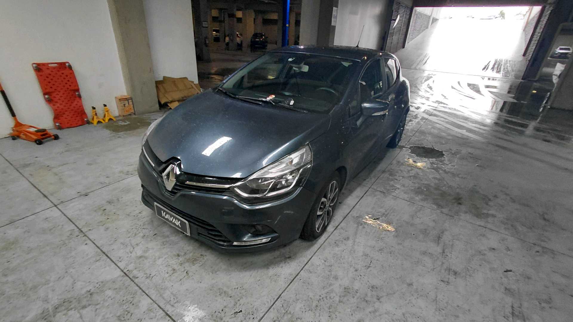 Renault Clio — foto 1 de 5