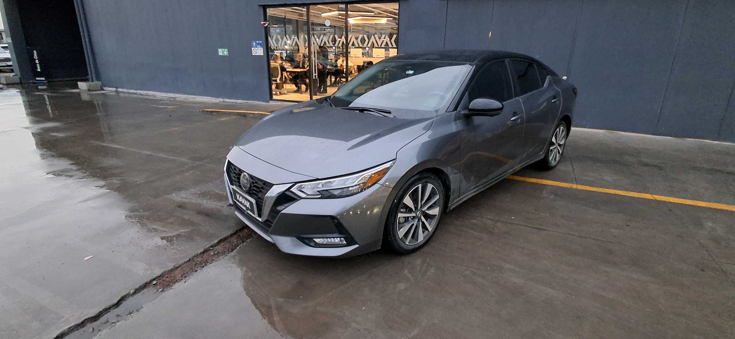 Nissan Sentra — foto 1 de 5