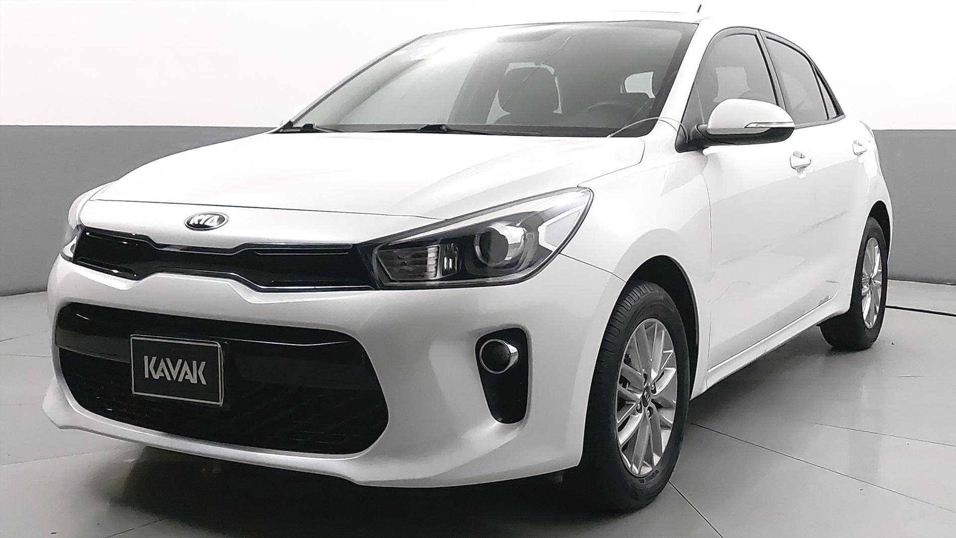 Autos Kia Rio 1.6 EX Hatchback 2018 usados | KAVAK México
