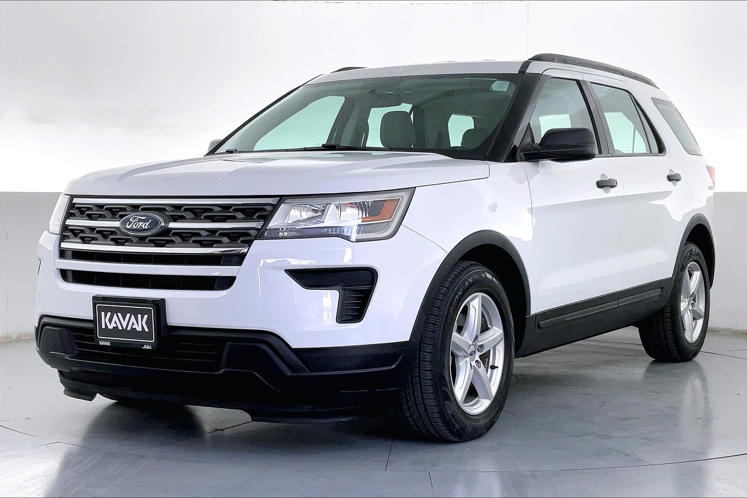 Used Ford Explorer XL / STANDARD Suv 2018 Cars for Sale | KAVAK UAE