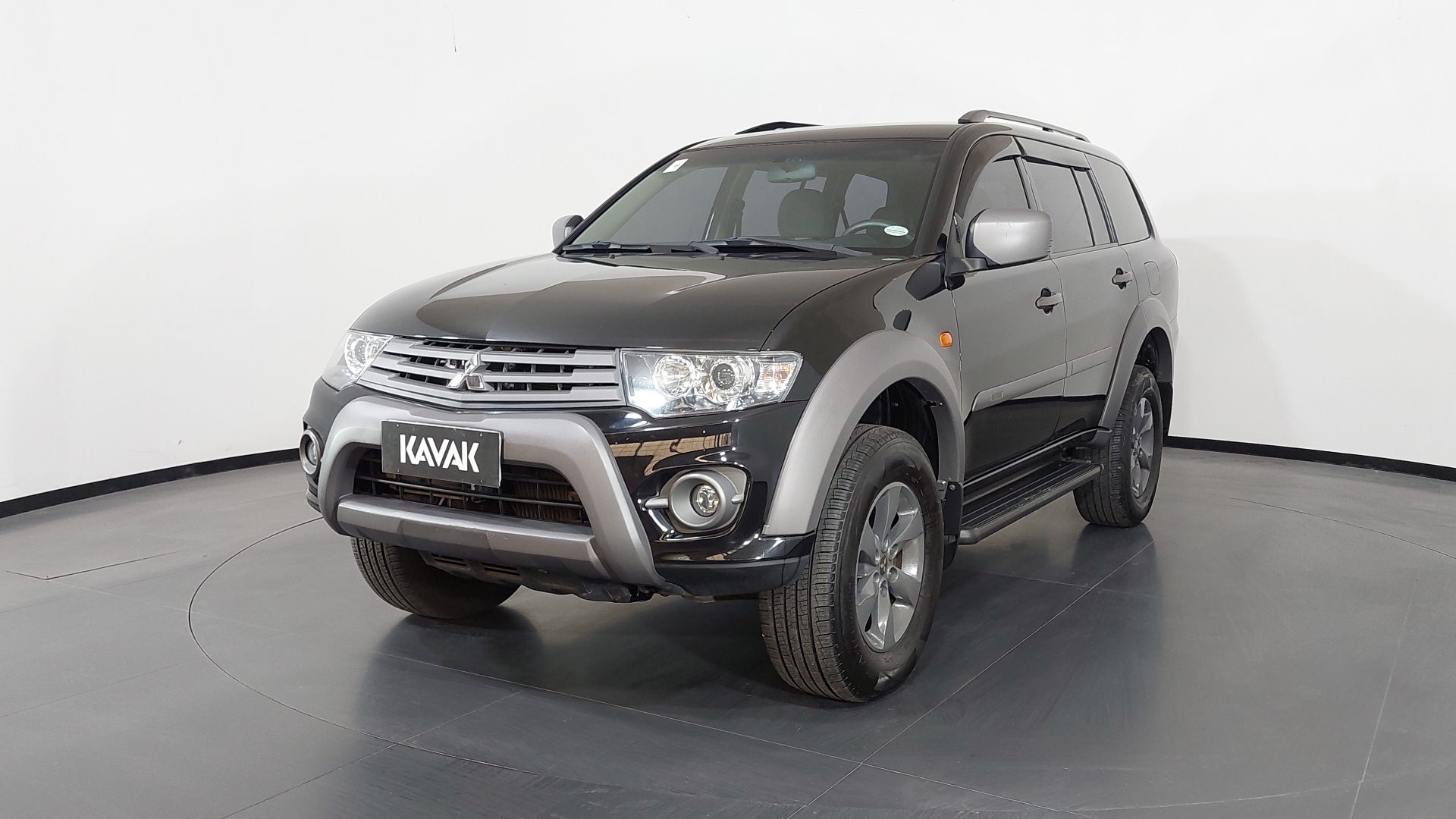 Carros Mitsubishi Pajero OUTDOOR TURBO Suv 2018 usados | KAVAK Brasil