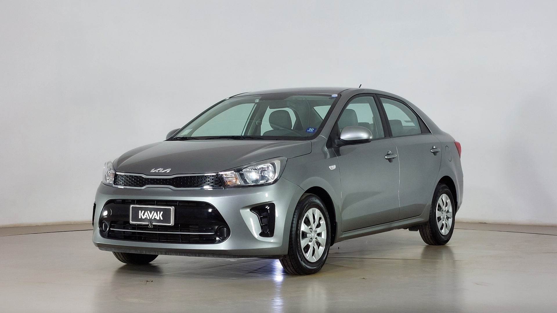 Autos Kia Soluto LX 1.4L 5MT AC Sedan 2023 usados | KAVAK Chile