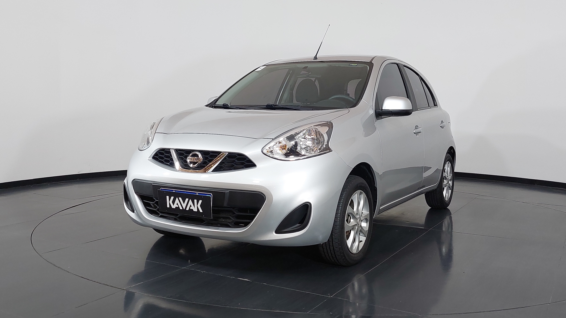 Carros Nissan March Sv Hatchback Usados Kavak Brasil