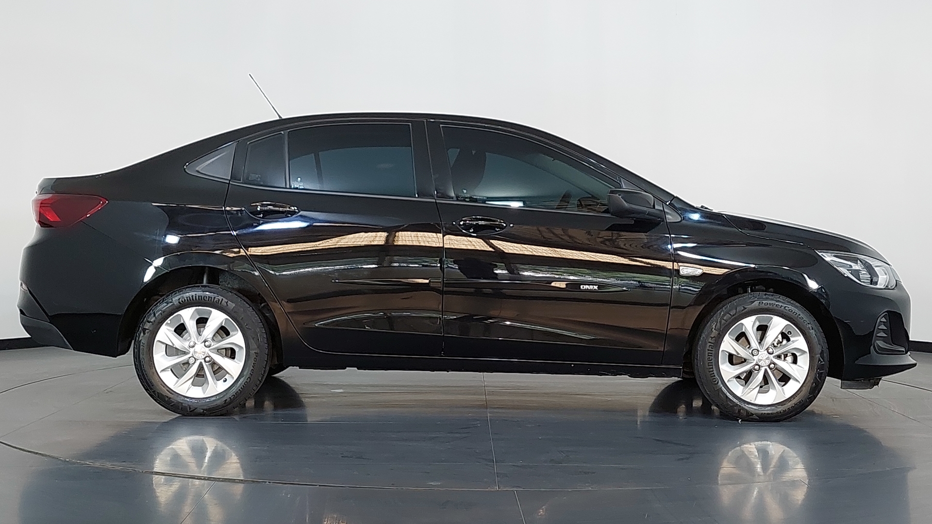 Carros Chevrolet Onix PLUS LT MANUAL Sedan 2022 usados