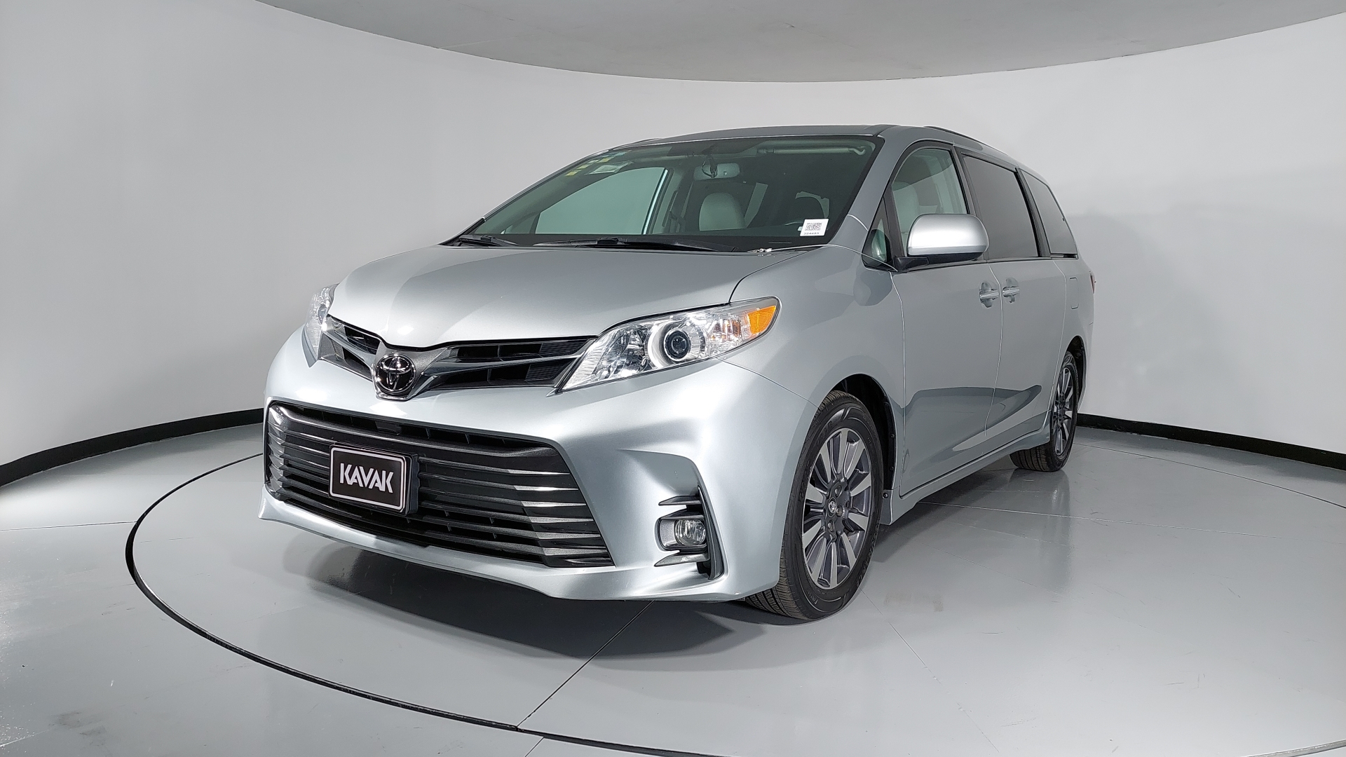 Autos Toyota Sienna 3.5 XLE PIEL AUTO Minivan 2019 usados | KAVAK México