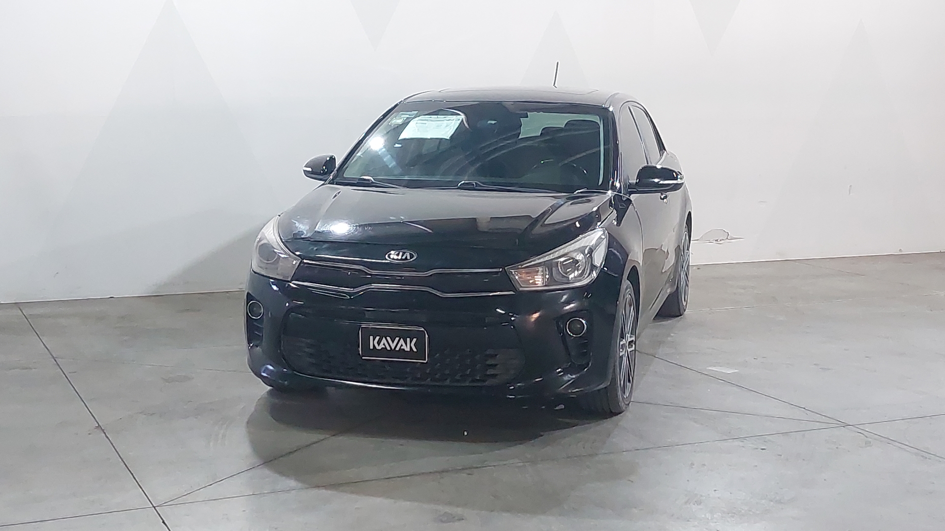 Autos Kia Rio 1.6 EX PACK AUTO Hatchback 2018 usados | KAVAK México