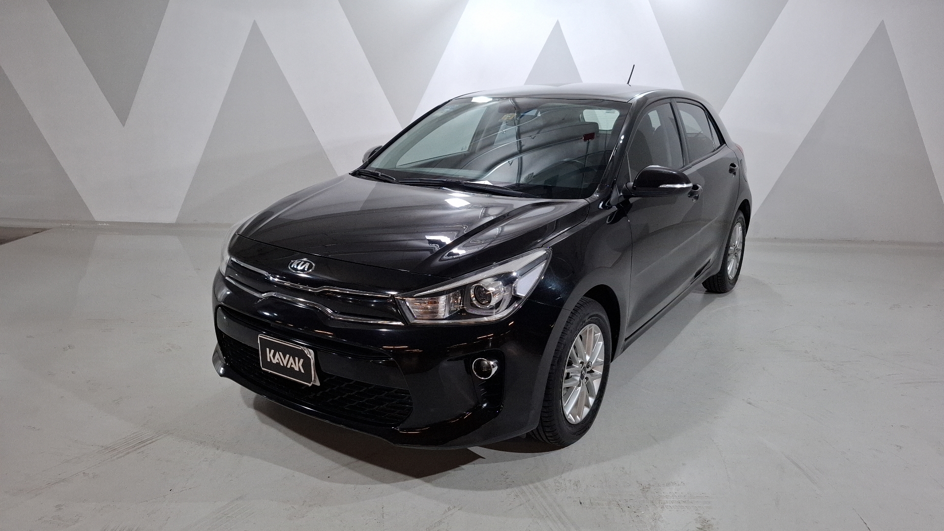Autos Kia Rio 1.6 EX AUTO Hatchback 2018 usados | KAVAK México