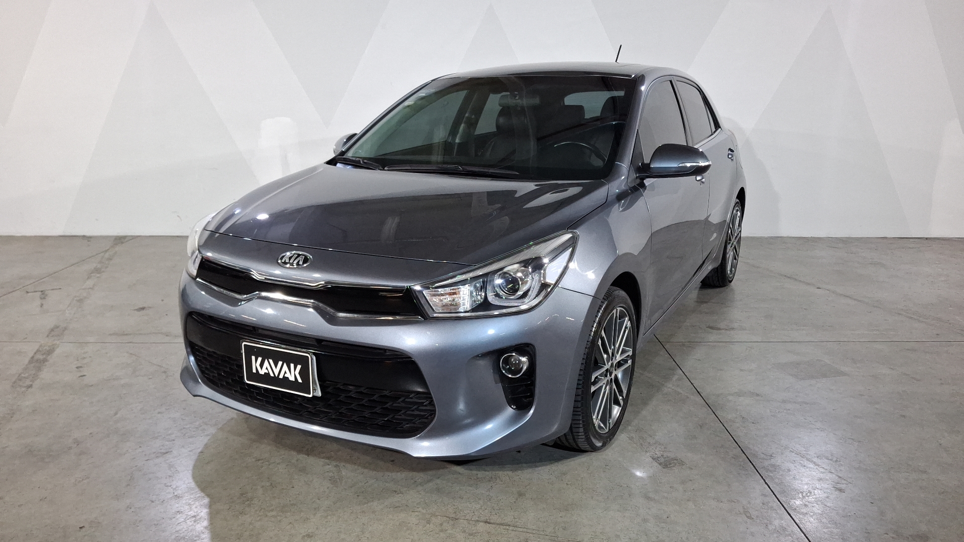 Autos Kia Rio 1.6 EX PACK AUTO Hatchback 2018 usados | KAVAK México