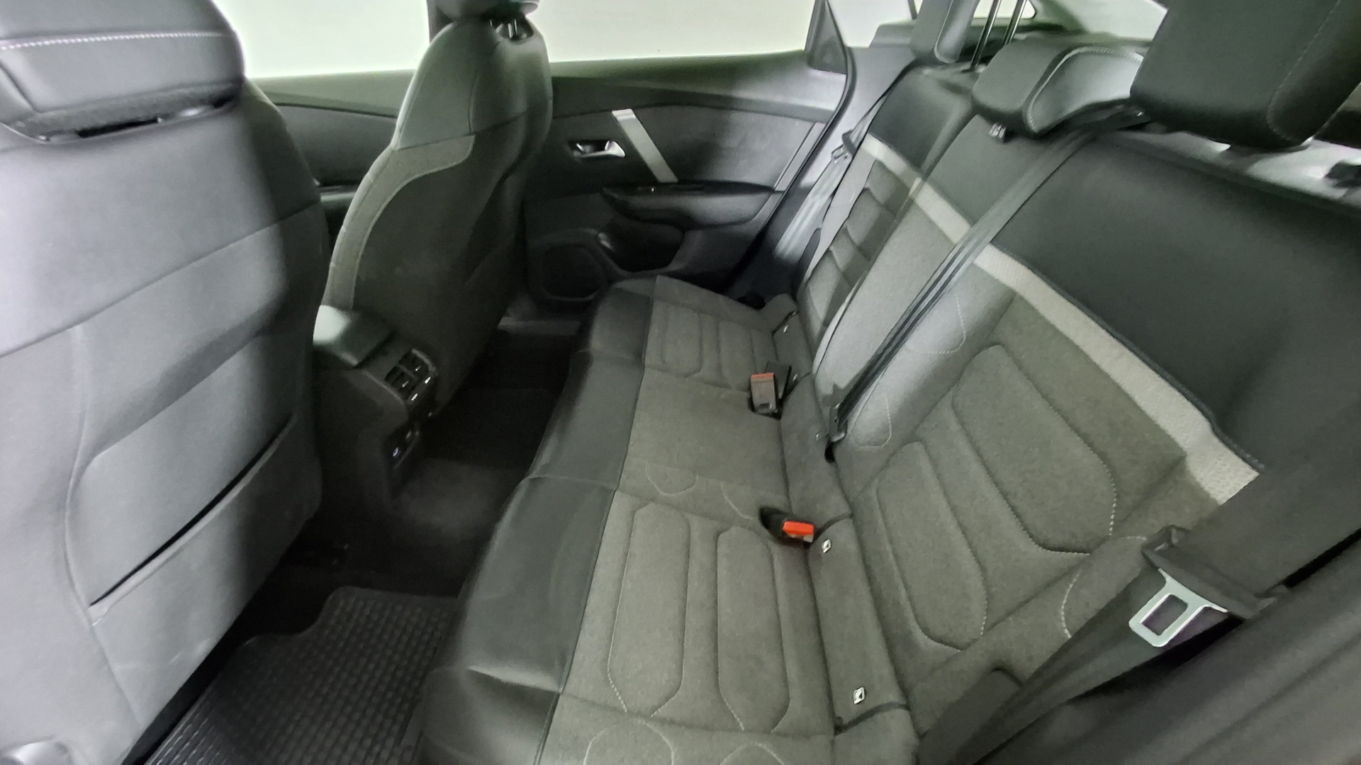 Citroën C4 — foto 15 de 18