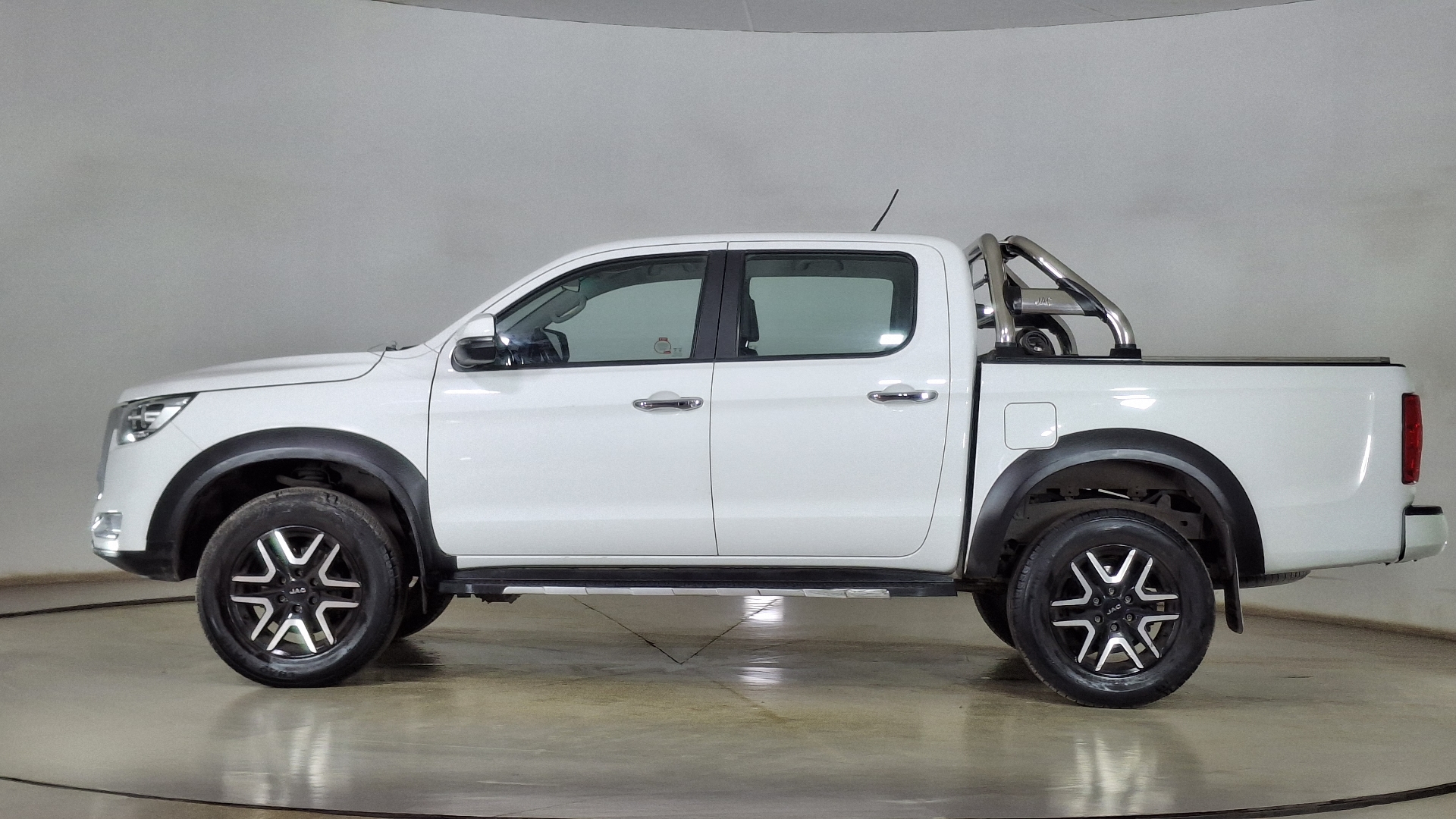 JAC T8 — foto 7 de 17