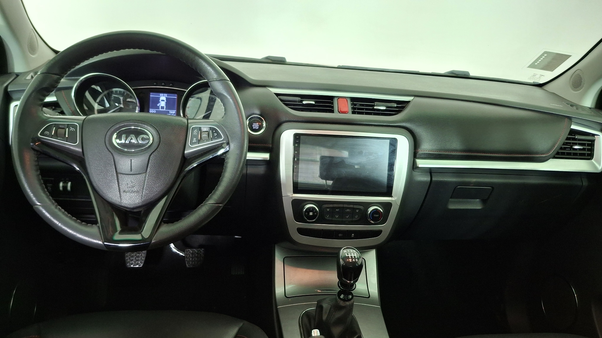JAC T8 — foto 8 de 17