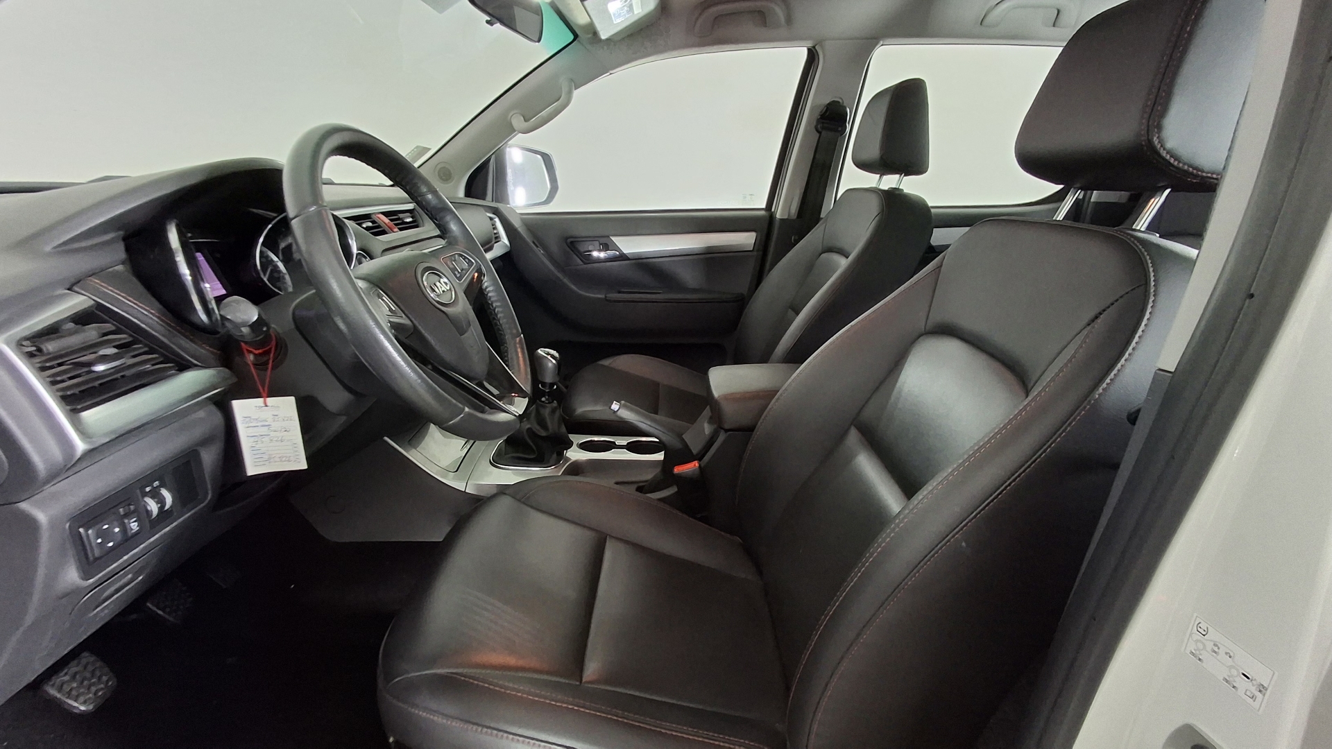 JAC T8 — foto 15 de 17
