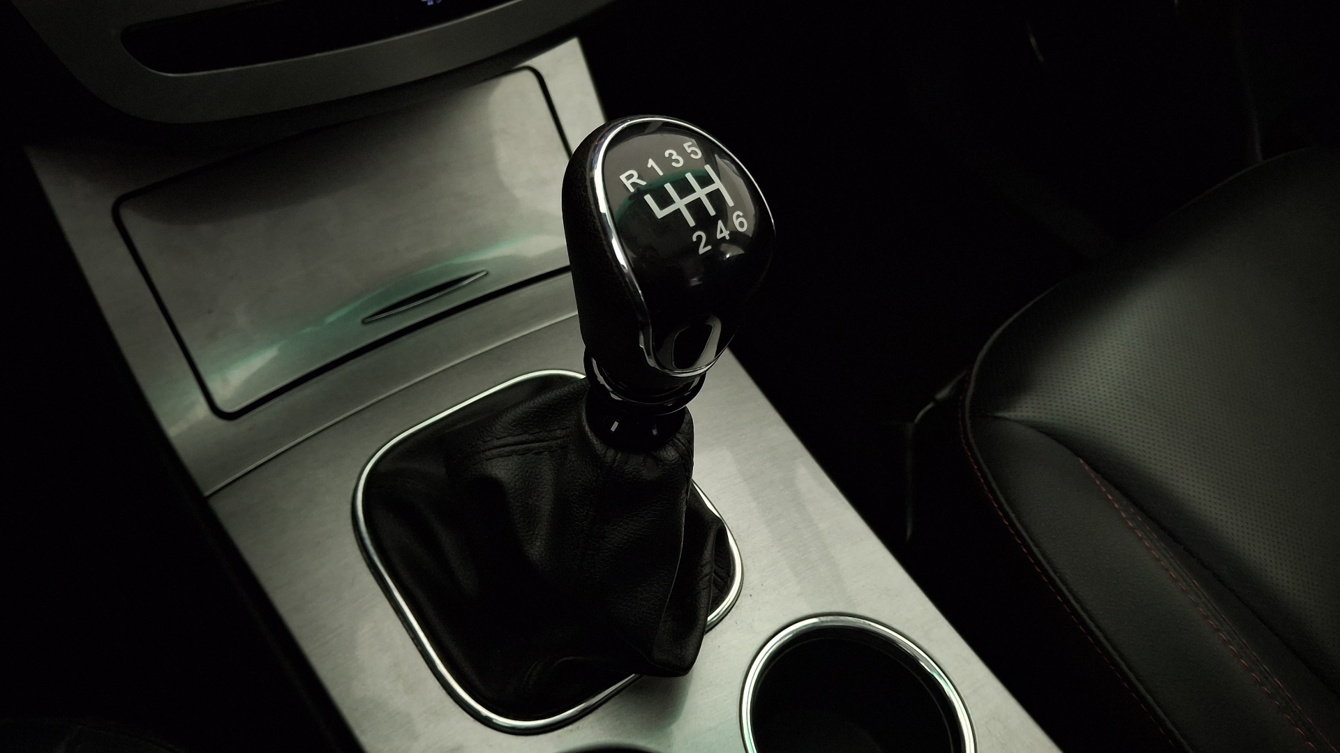 JAC T8 — foto 12 de 17